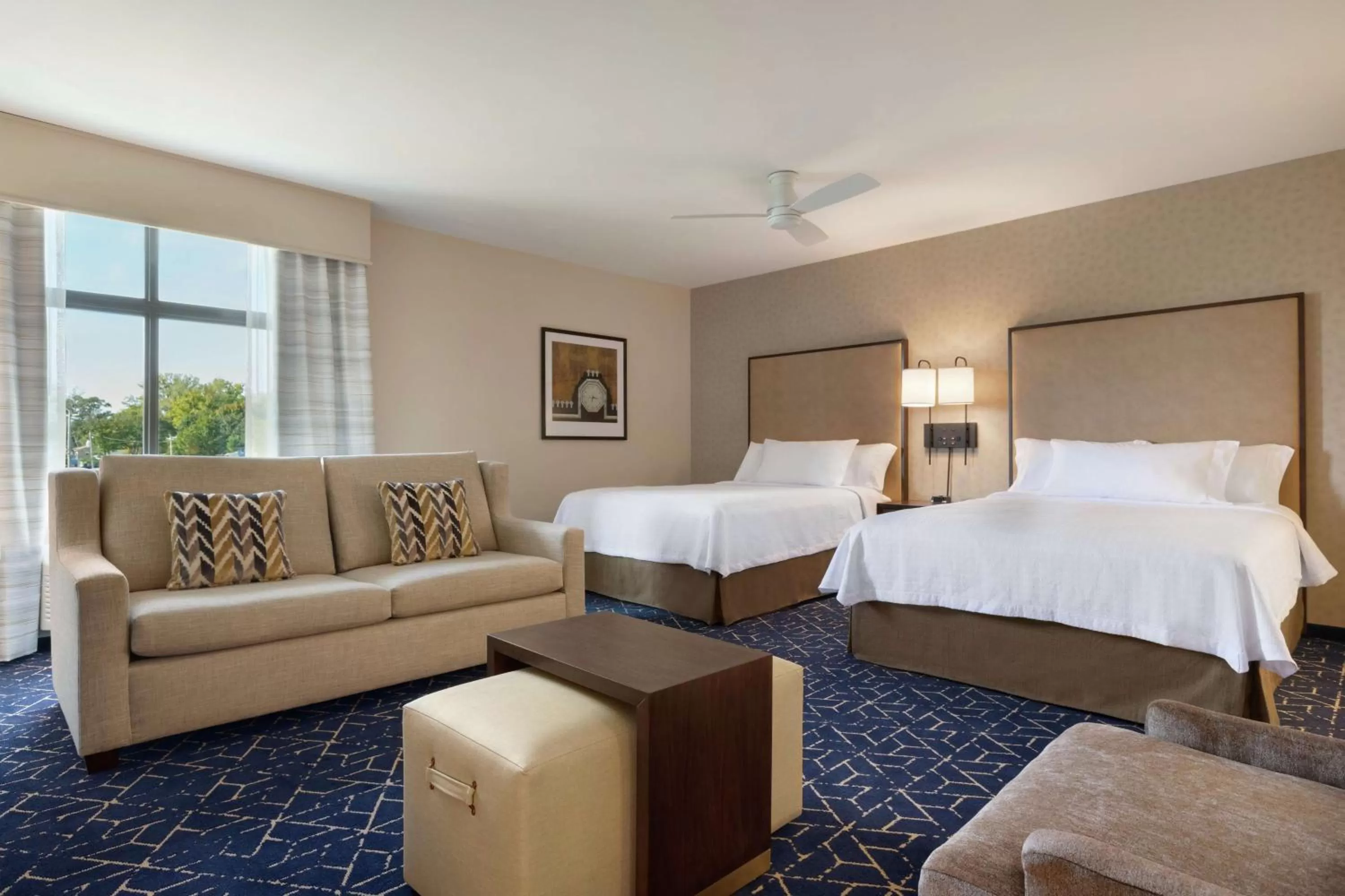 Living room, Bed in Homewood Suites by Hilton Albany Crossgates Mall