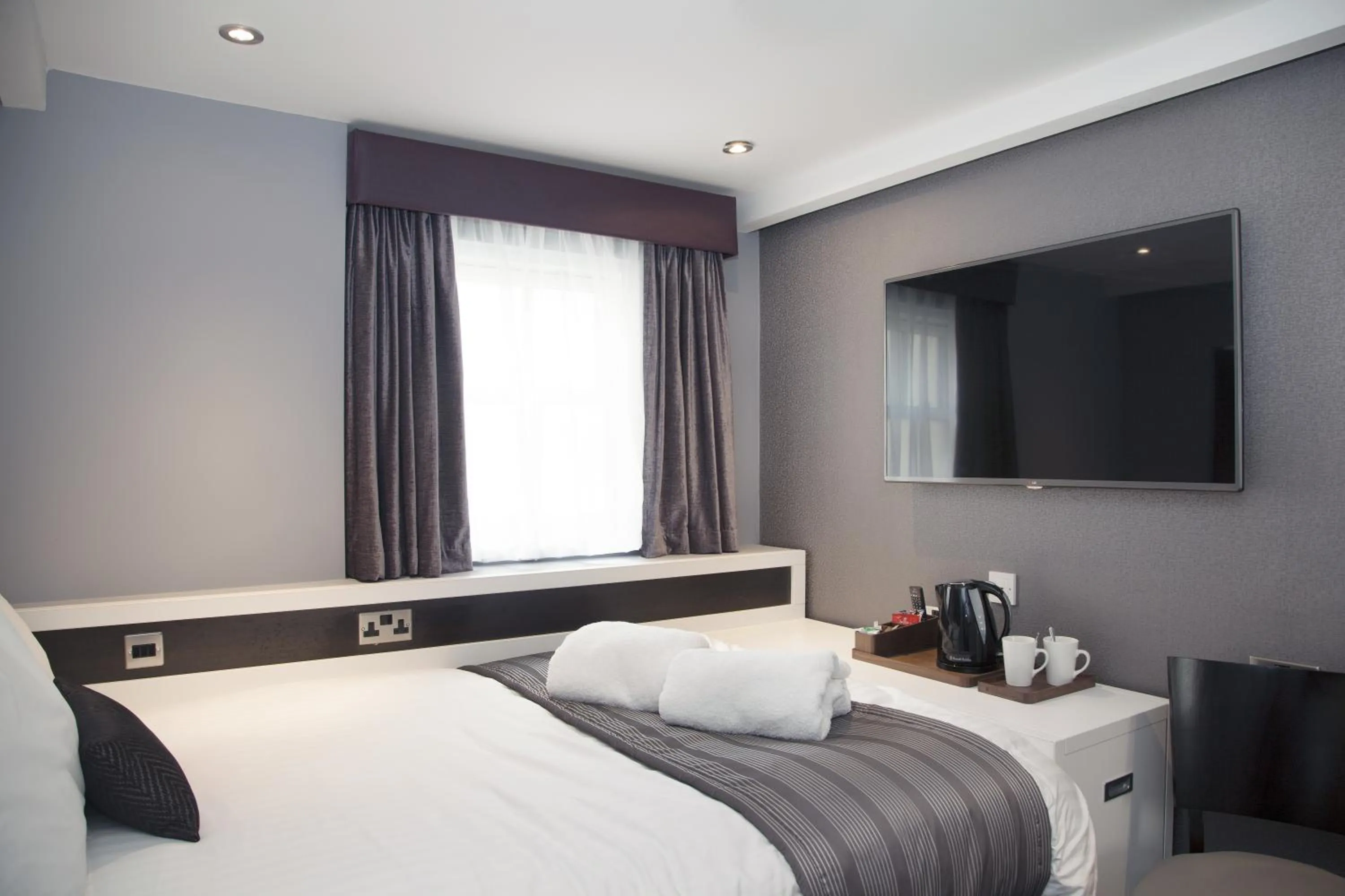 Photo of the whole room, Bed in EPIC Apart Hotel - Duke Street