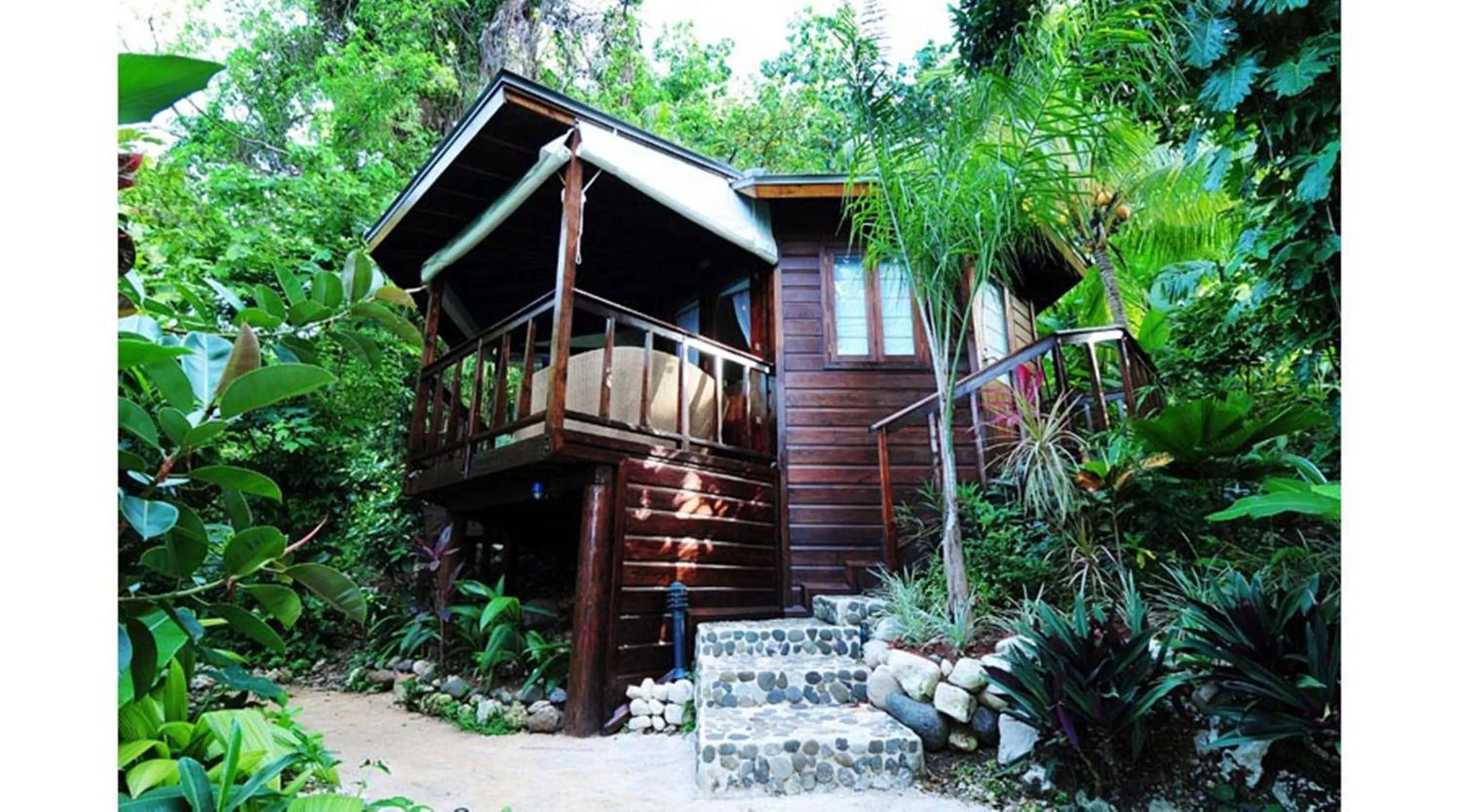 Facade/entrance in Geejam