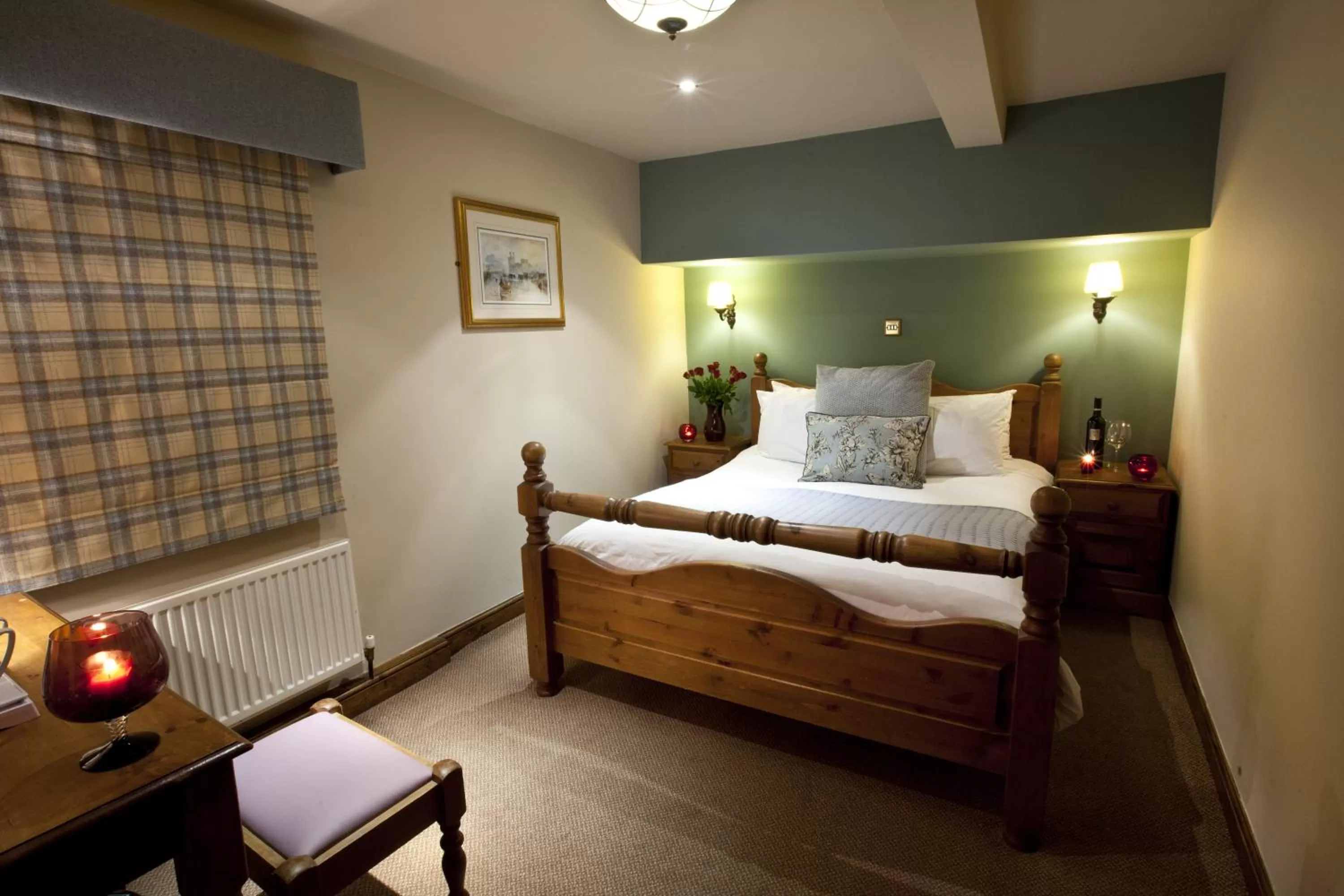 Bed in The Fleece Inn