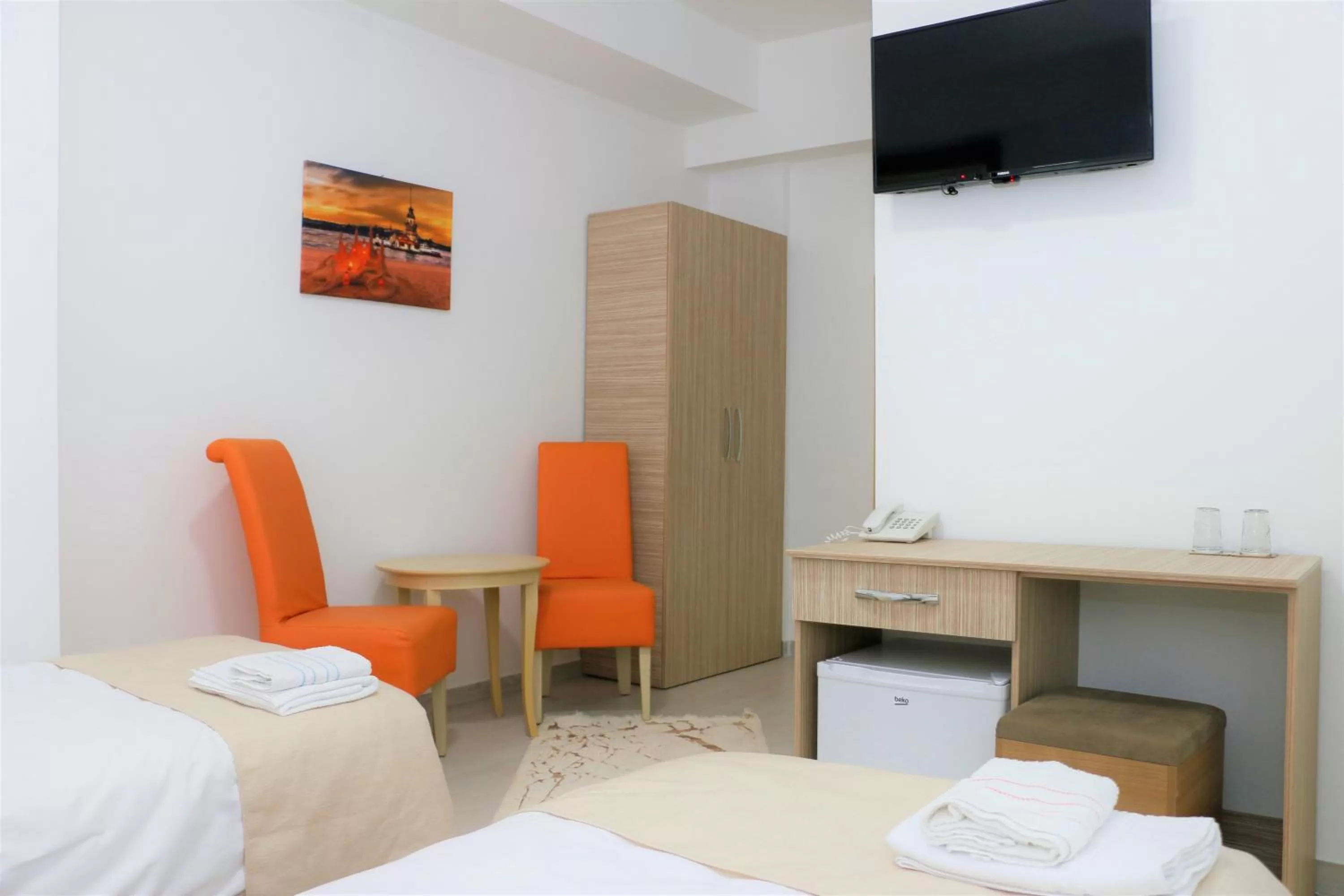 Seating area, Bed in Hotel Old Konak