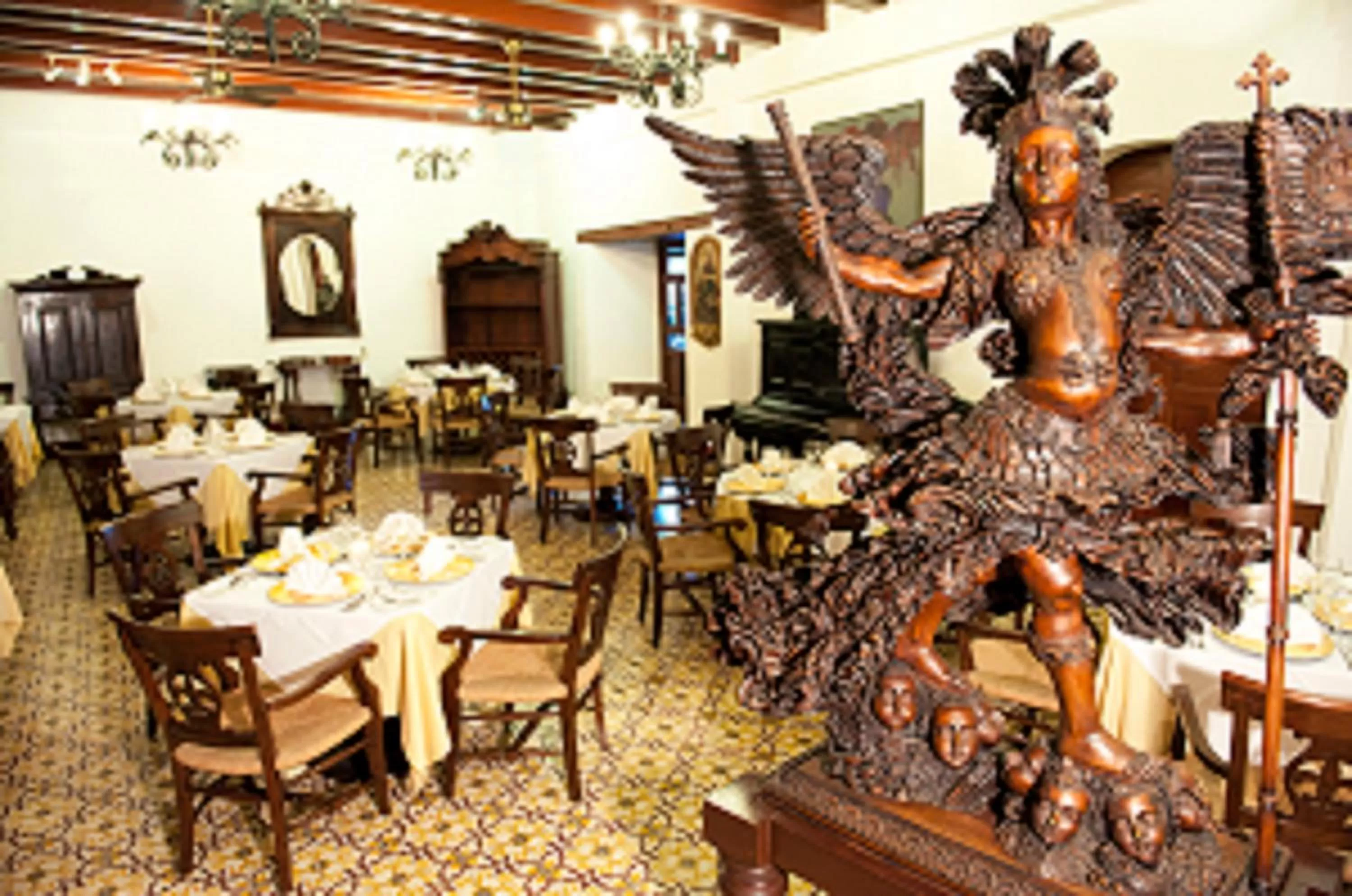 Restaurant/places to eat in Hotel & Restaurante La Gran Francia