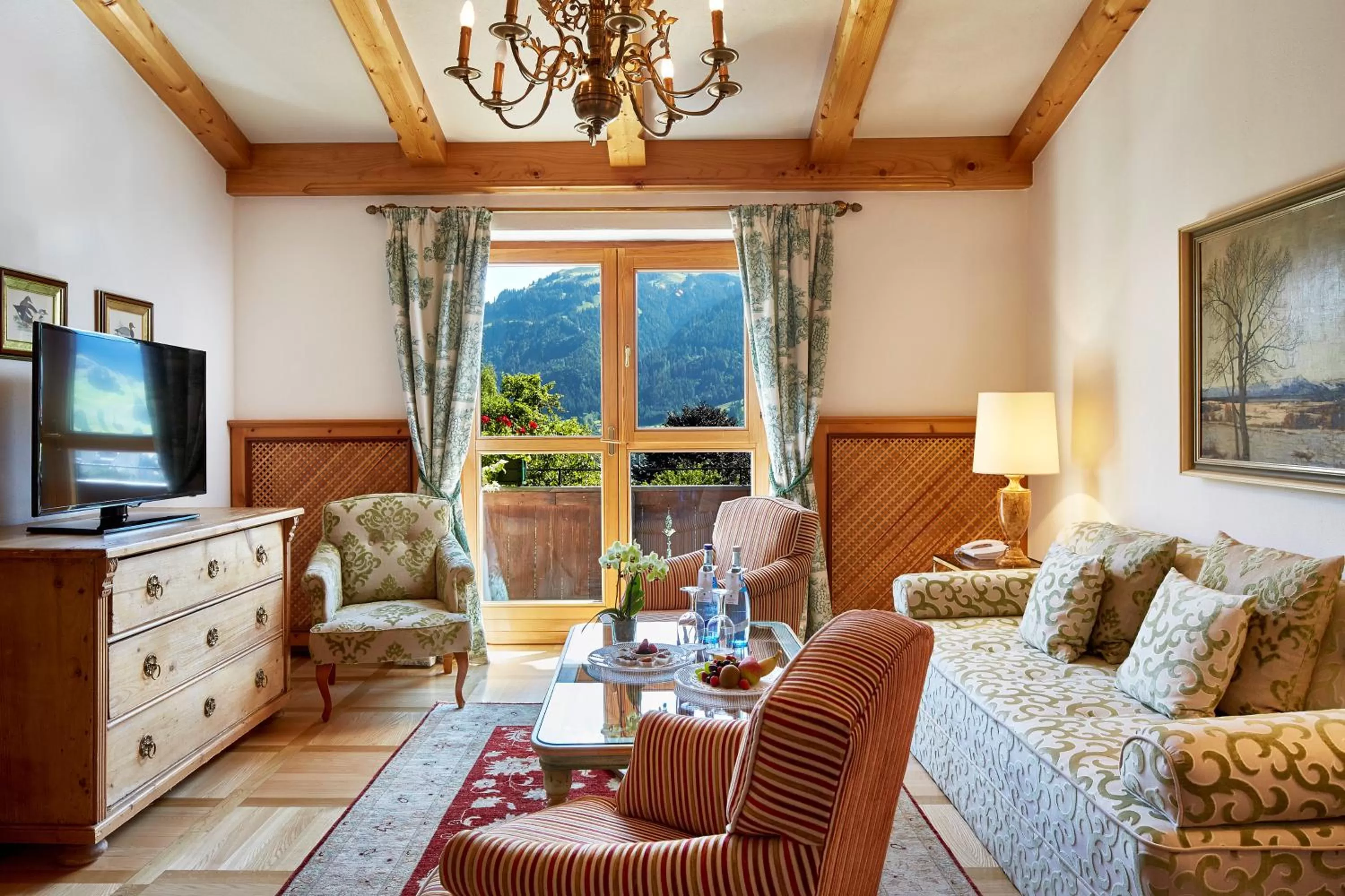 Living room in Relais & Châteaux Hotel Tennerhof