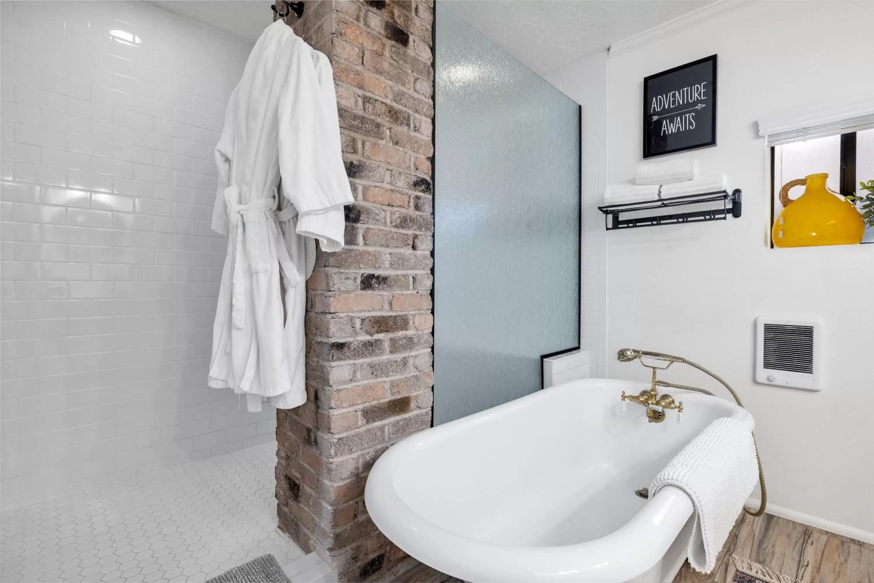 Shower in Red Rock Inn Cottages