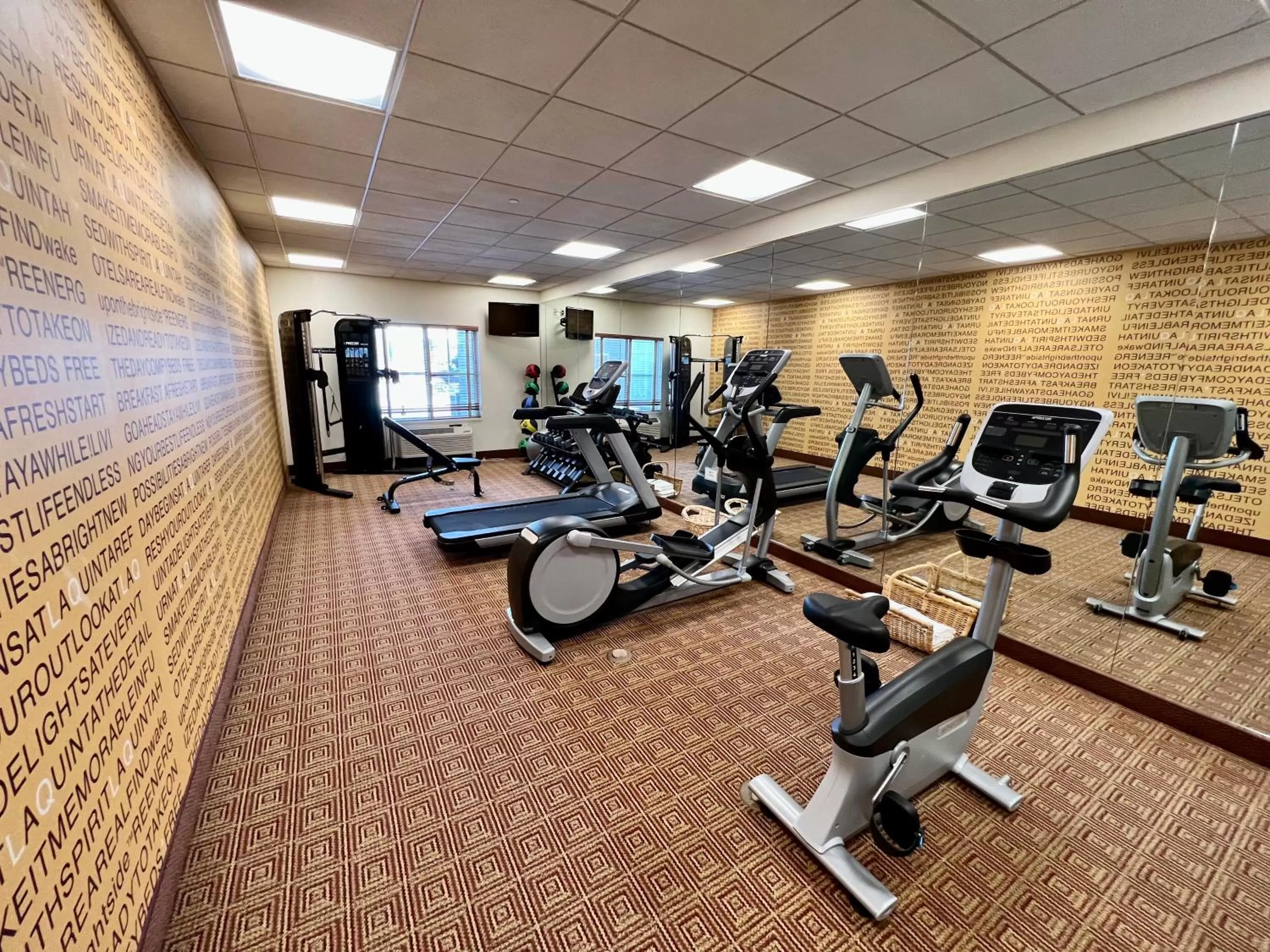 Fitness centre/facilities in La Quinta by Wyndham Bannockburn-Deerfield