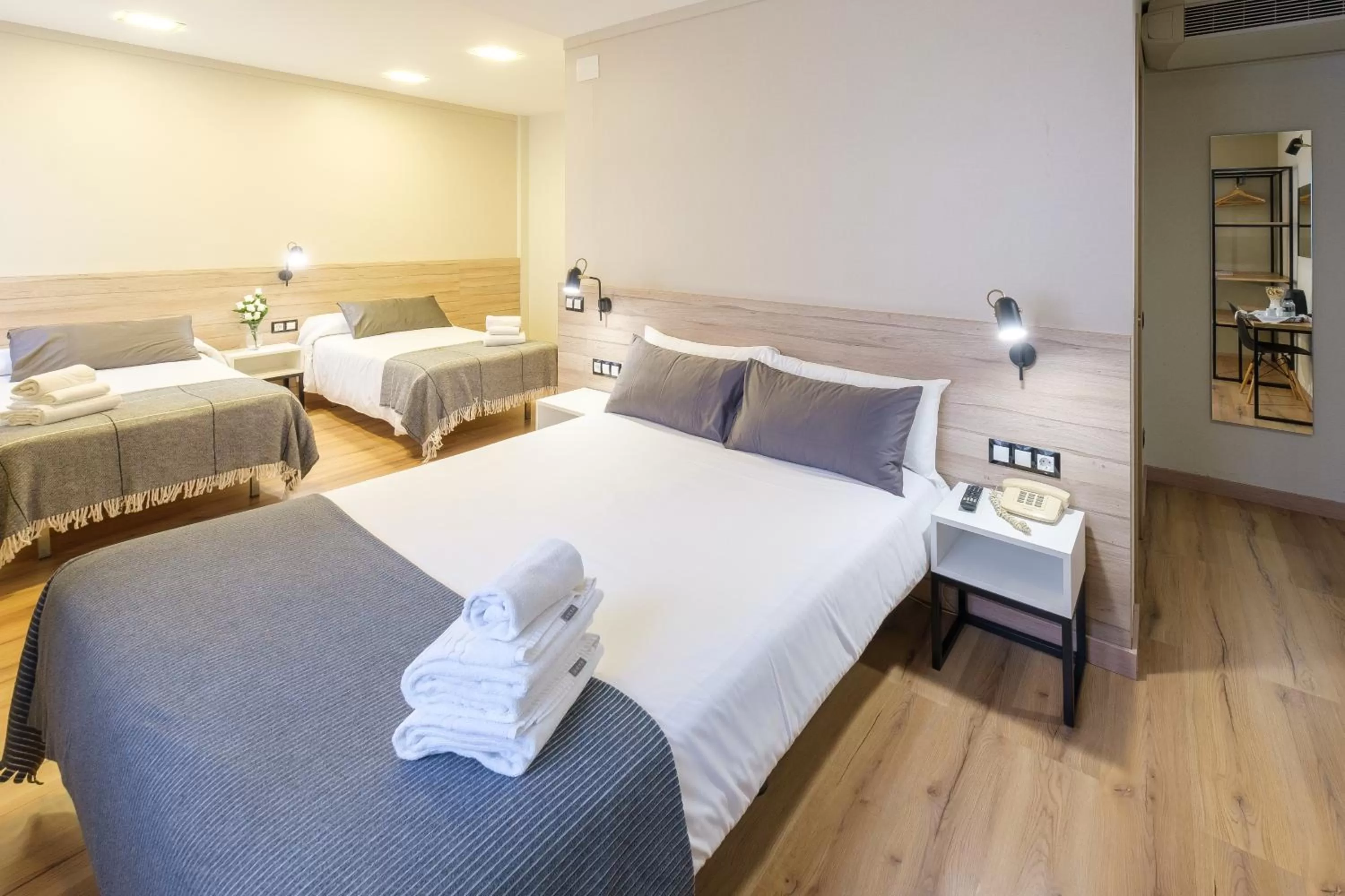 Bed in Hotel Torres Manlleu