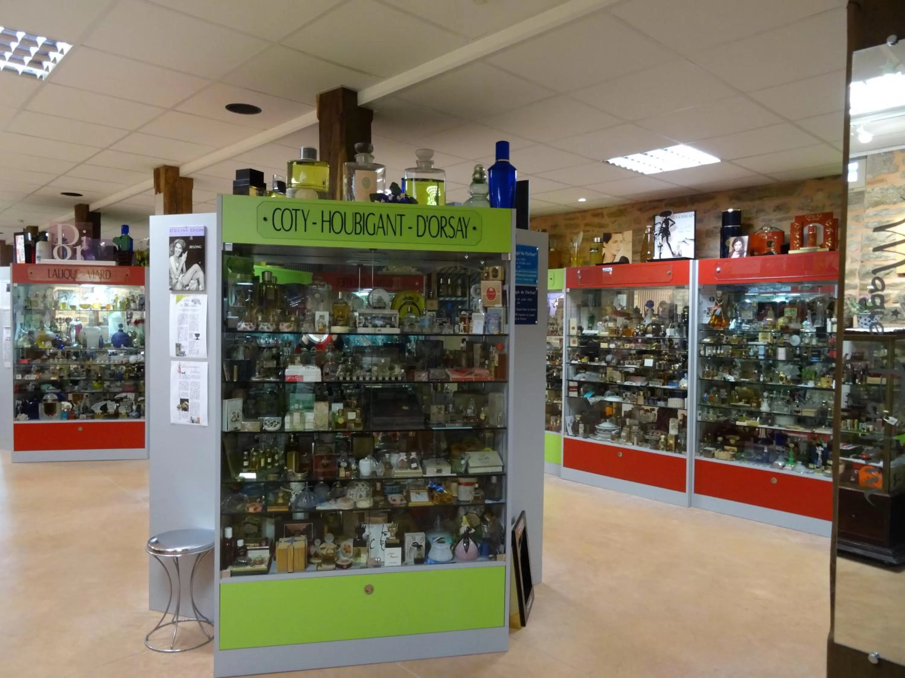 Supermarket/grocery shop in Gentilhommière de Collonges