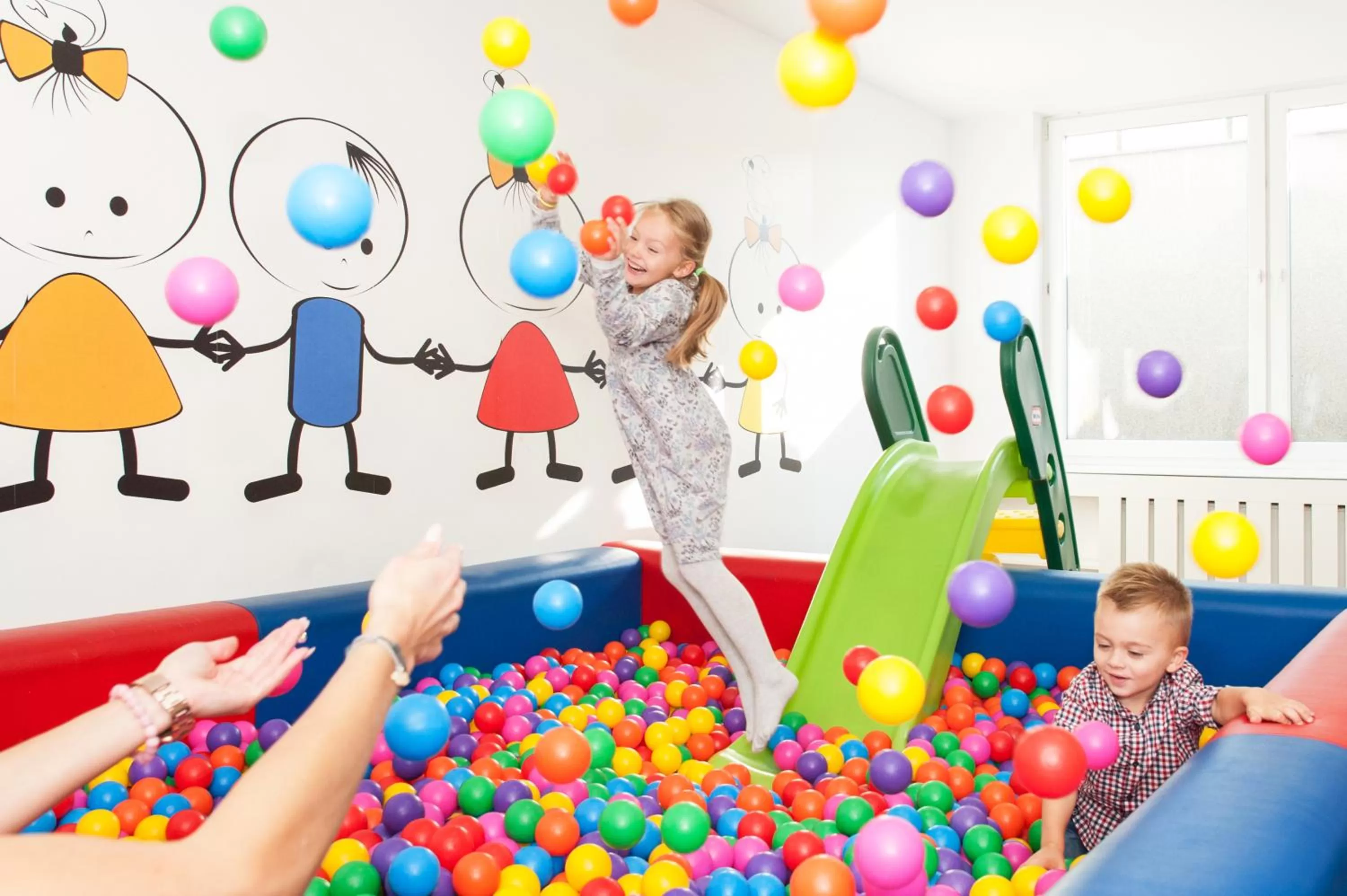 Area and facilities in Ikar Plaza