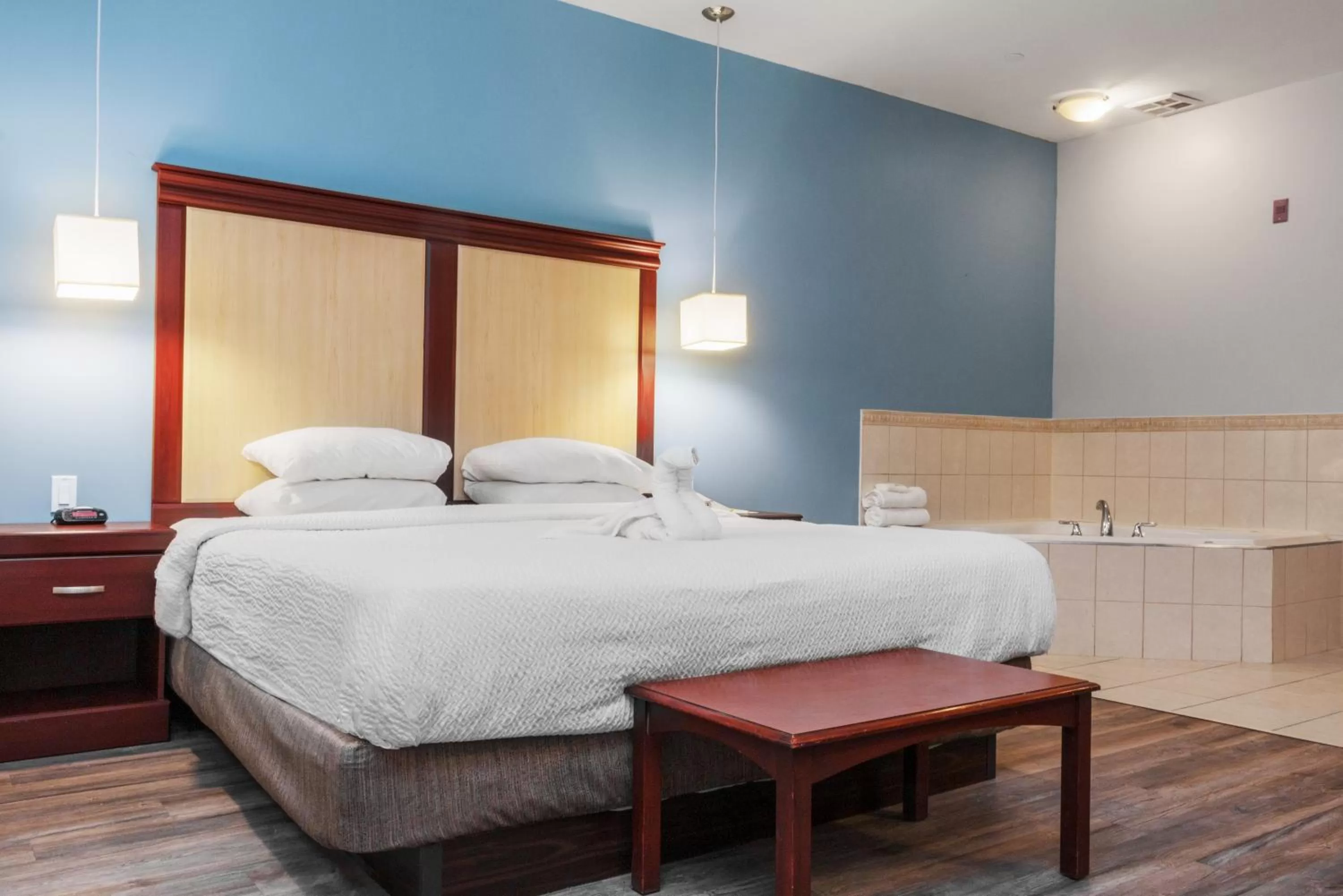 Premier Inn & Suites - Downtown Hamilton