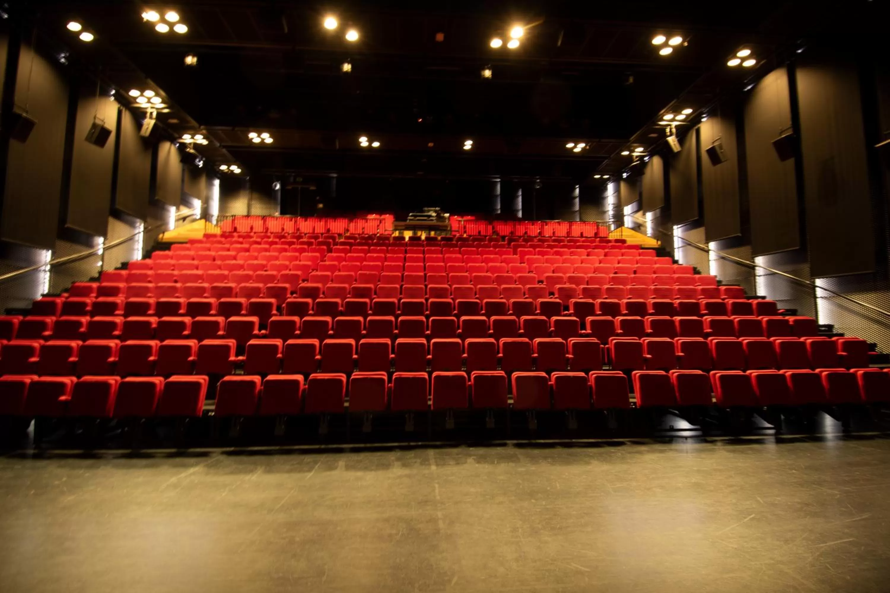 Business facilities in Mandal Hotel