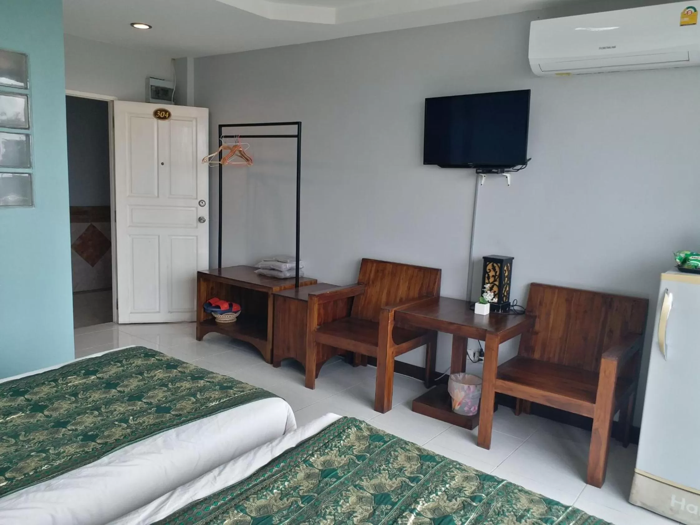 Living room, Bed in Platinum Place