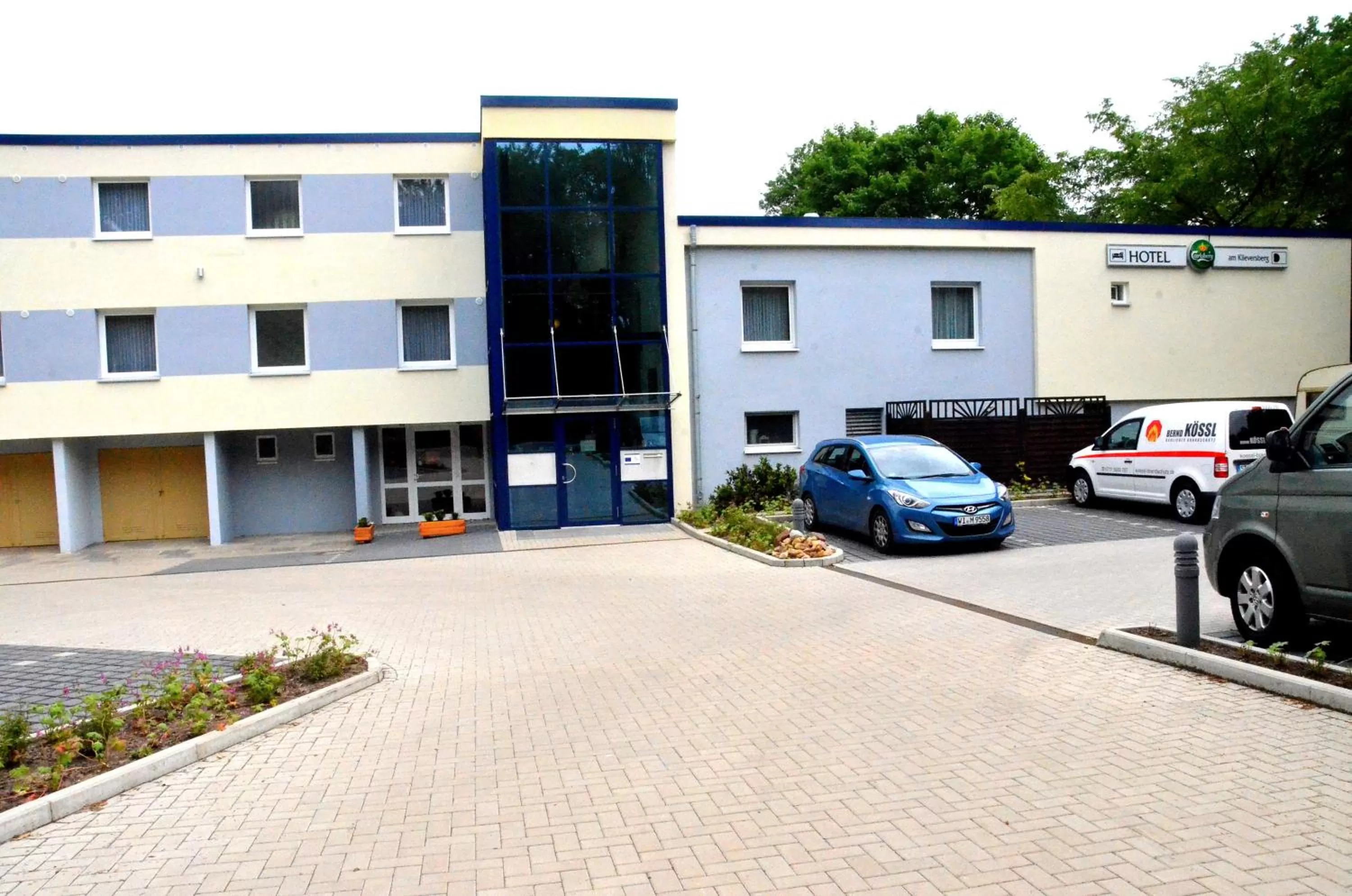 Property building in Zeitwohnen Wolfsburg, ehemals Hotel am Klieversberg ein Unternehmen der Micha'S Hotelbetriebe