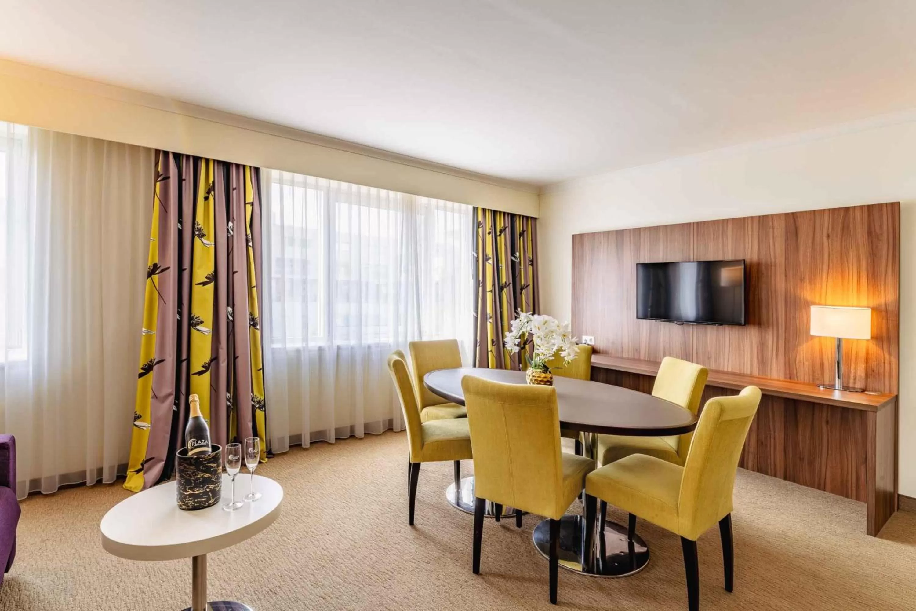 Dining area in PLAZA Premium Wien