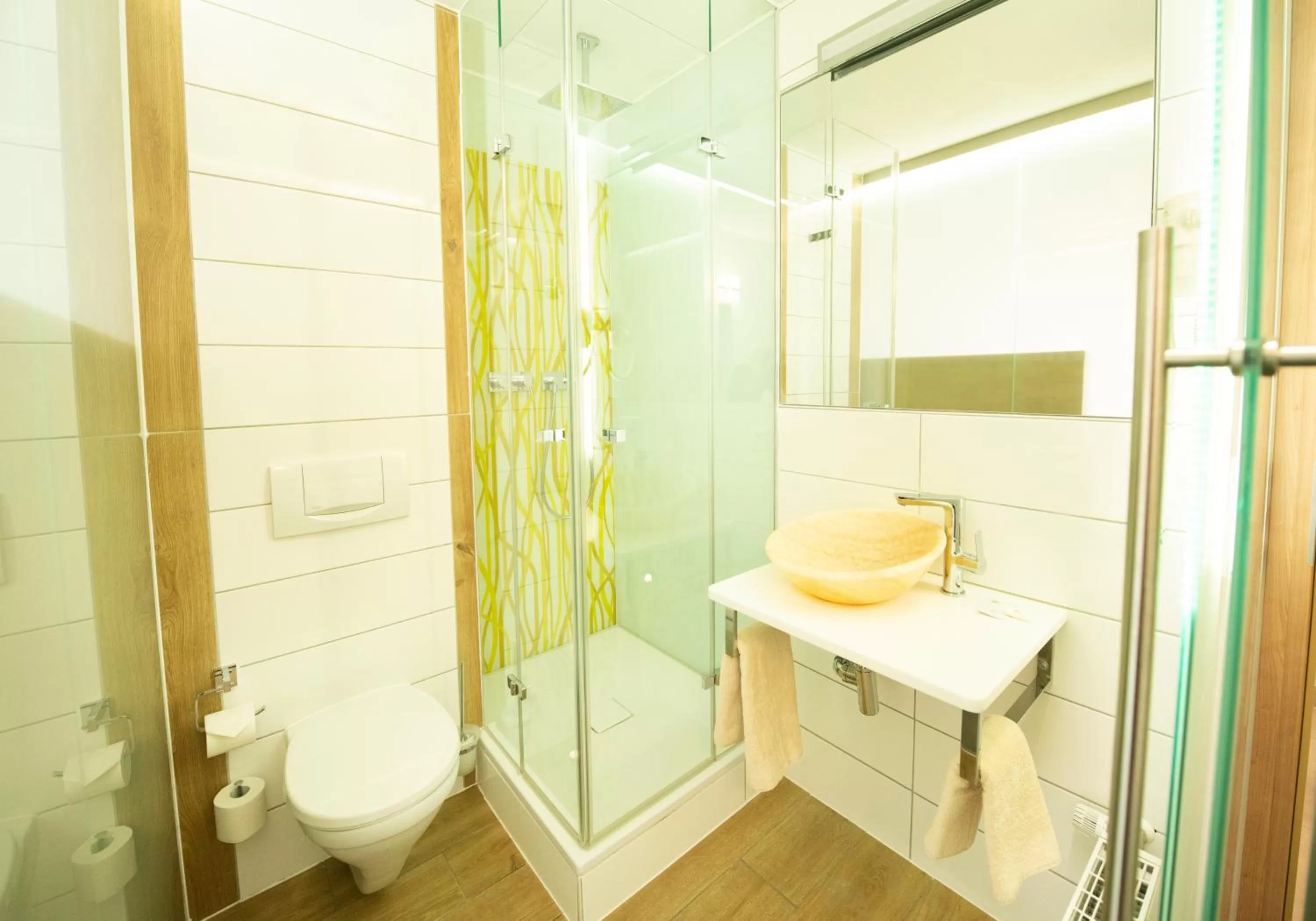 Bathroom in Stadthotel Giengen