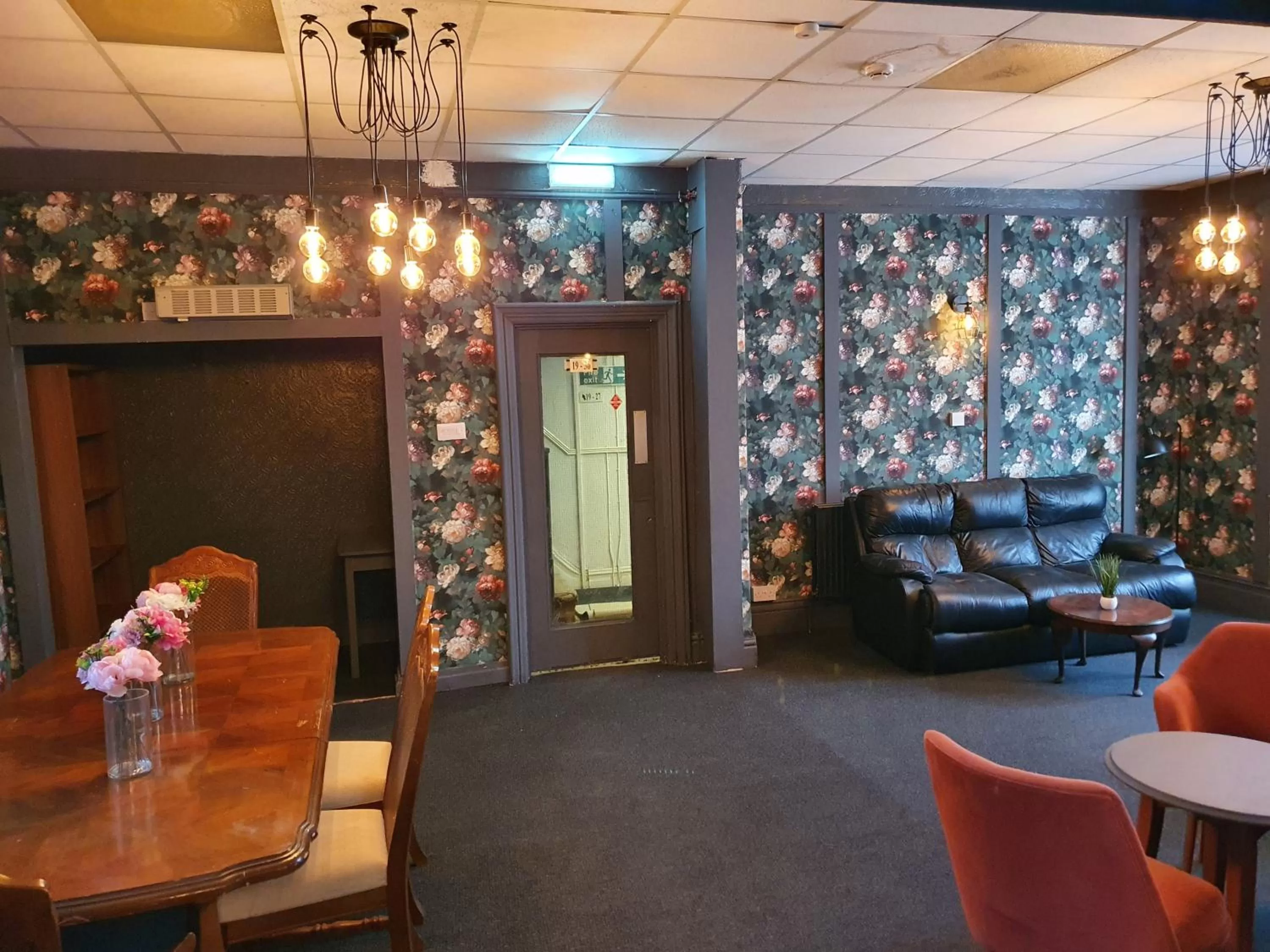 Lobby/Reception in Balkan Hotel