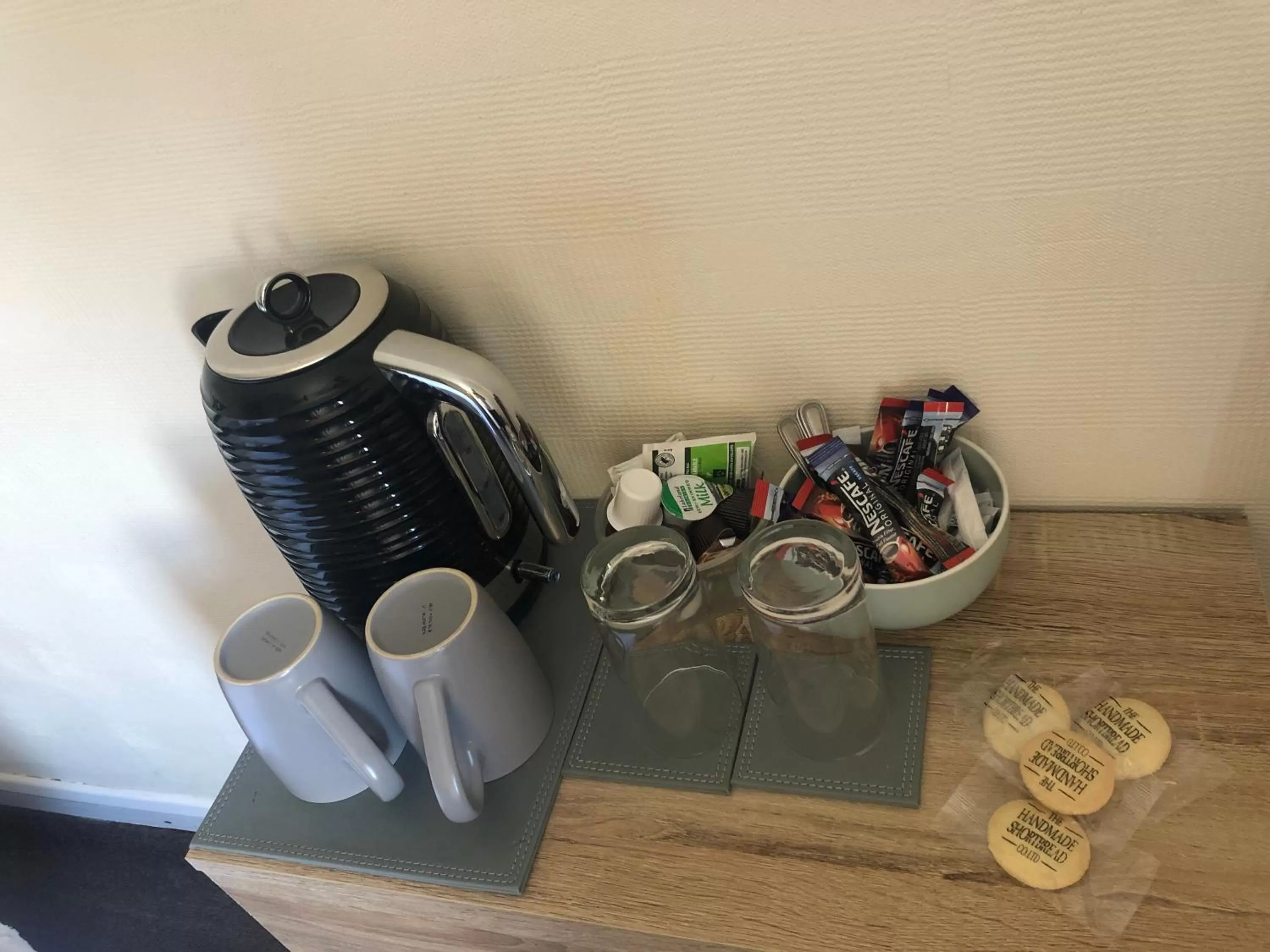 Coffee/Tea Facilities in The Crossings