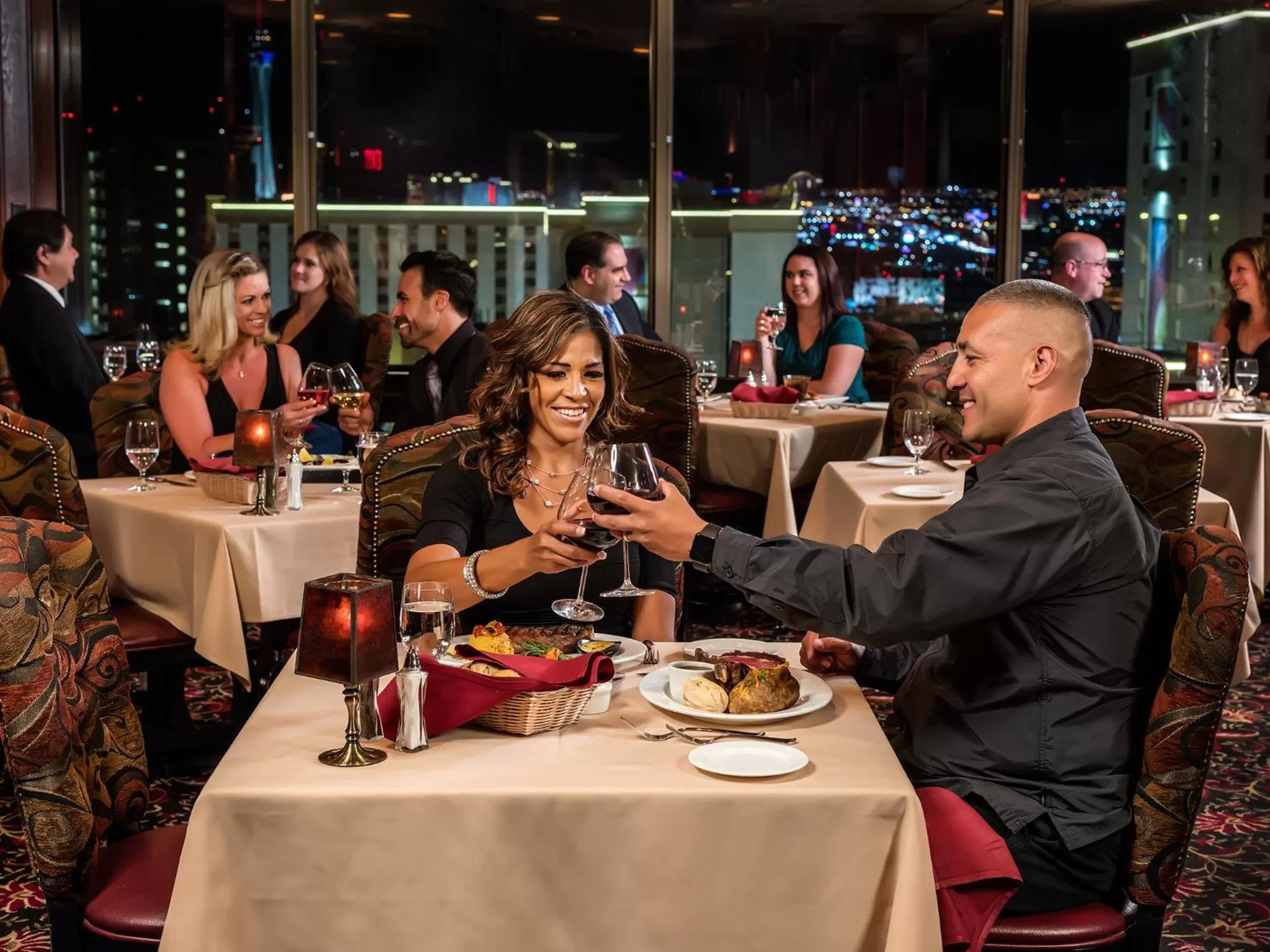 Restaurant/places to eat in Hotel Apache