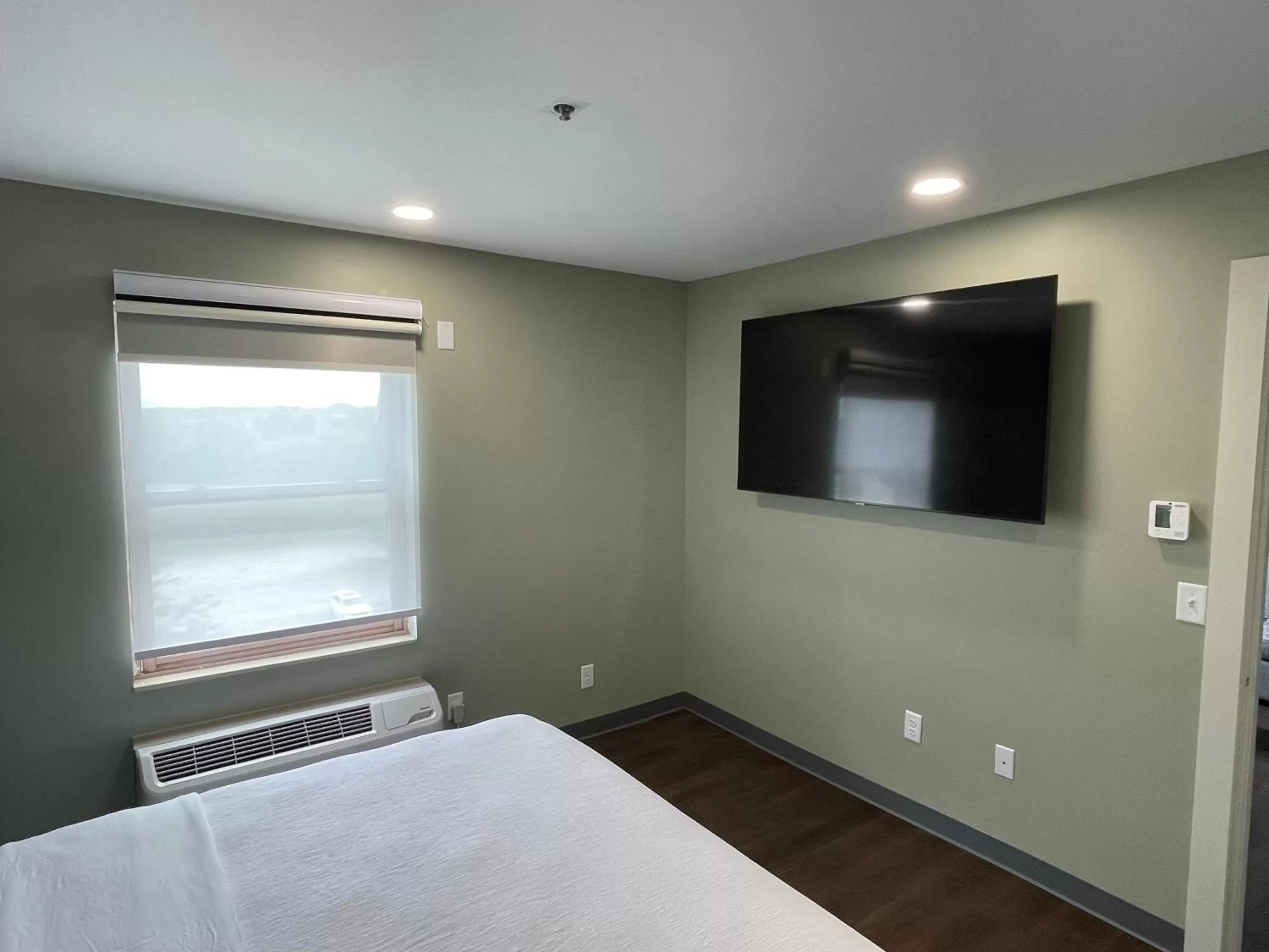 Bed in Chateau Hotel and Conference Center