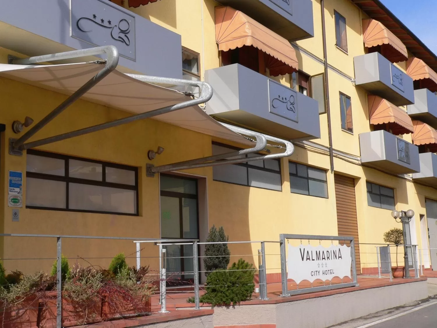 Facade/entrance in Valmarina