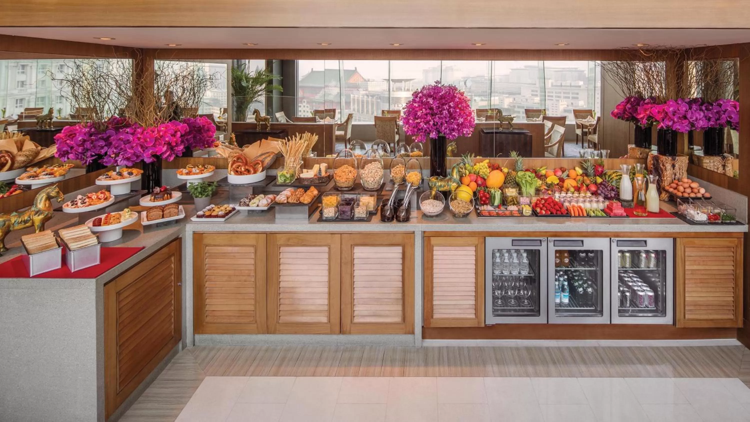 Lounge or bar in Regent Beijing