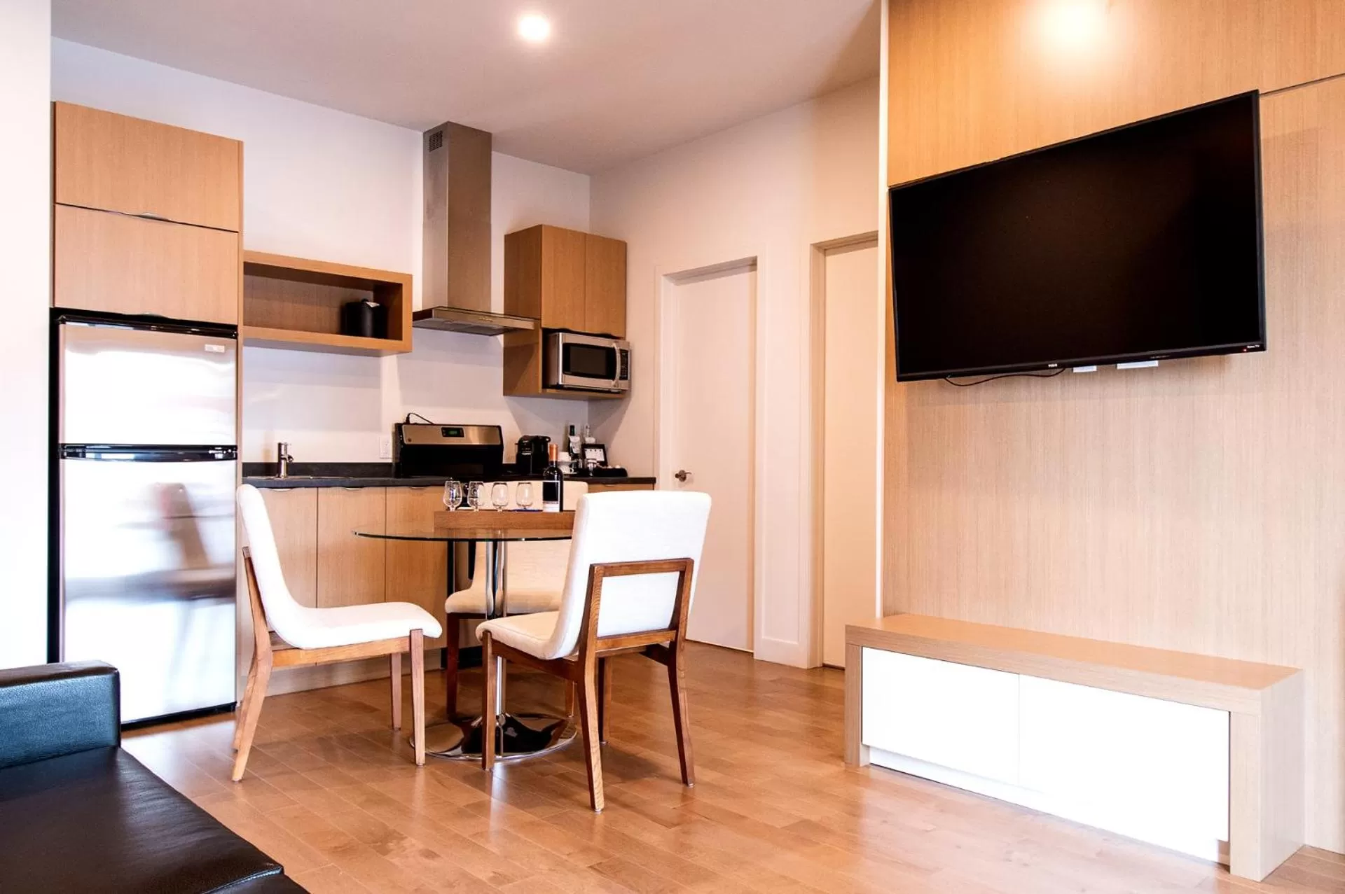 TV and multimedia in Hôtel Le Navigateur