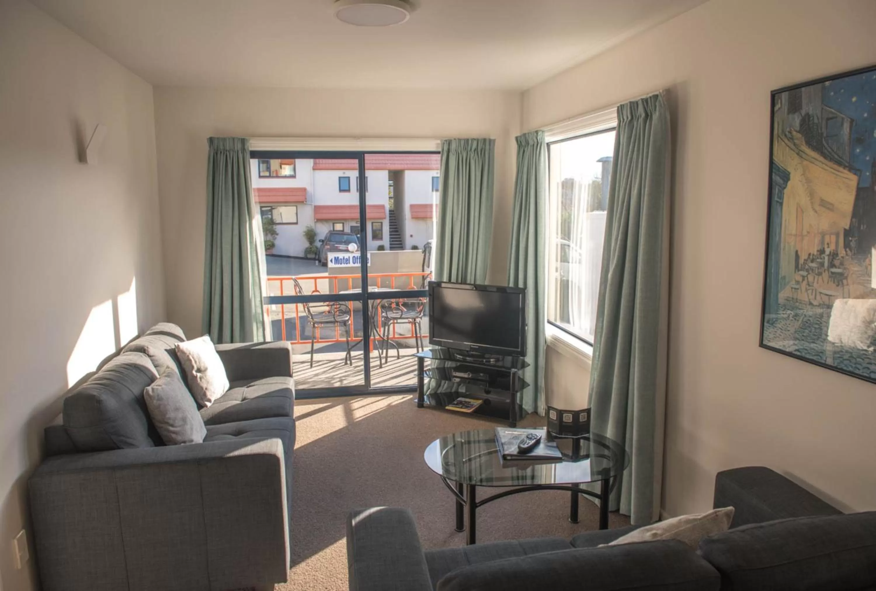 Living room, Seating Area in Panorama Motor Lodge