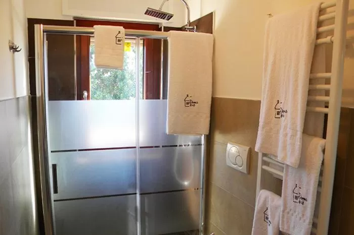 Bathroom in Domus B&B