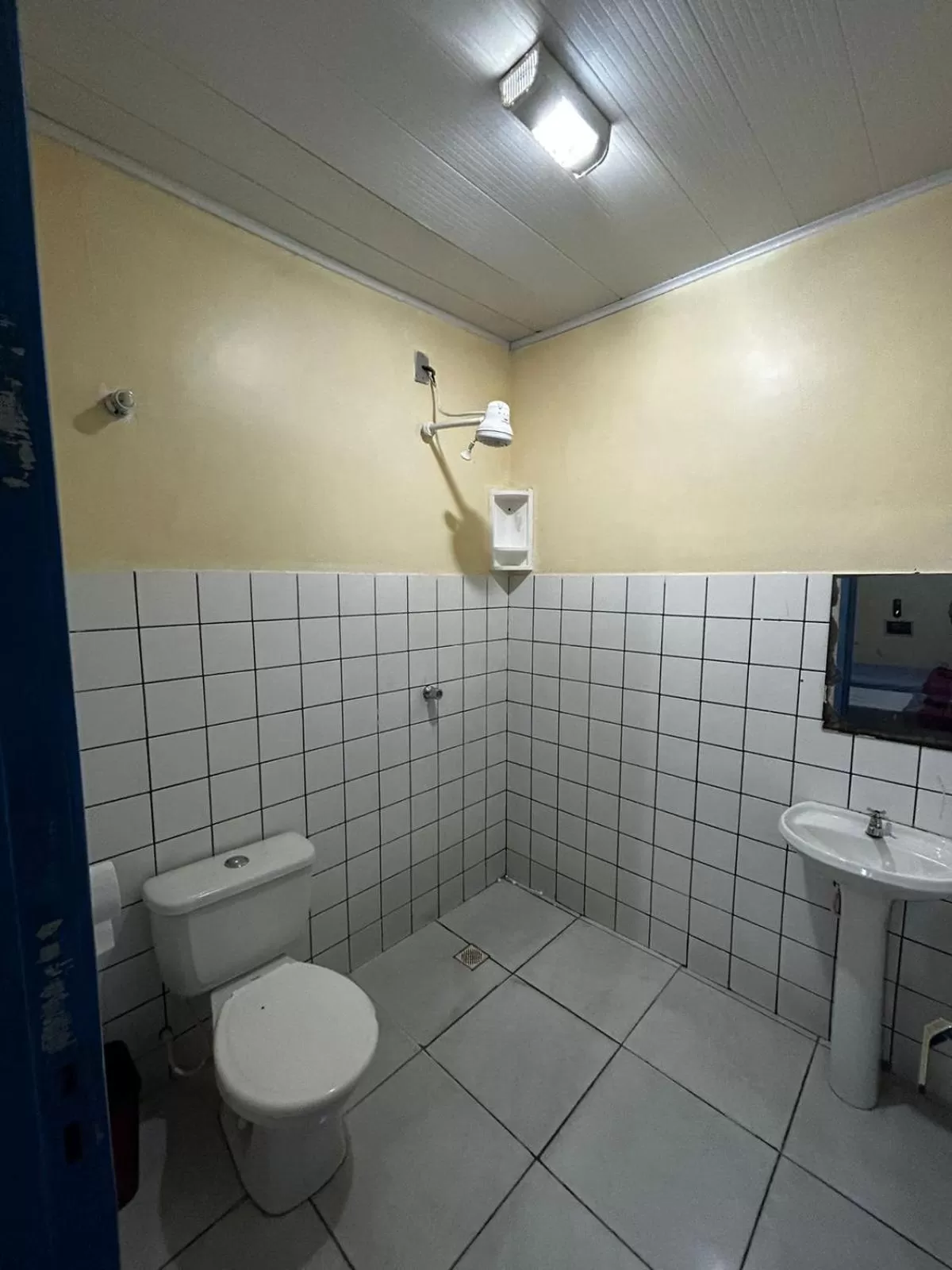 Shower, Bathroom in Hotel Viena