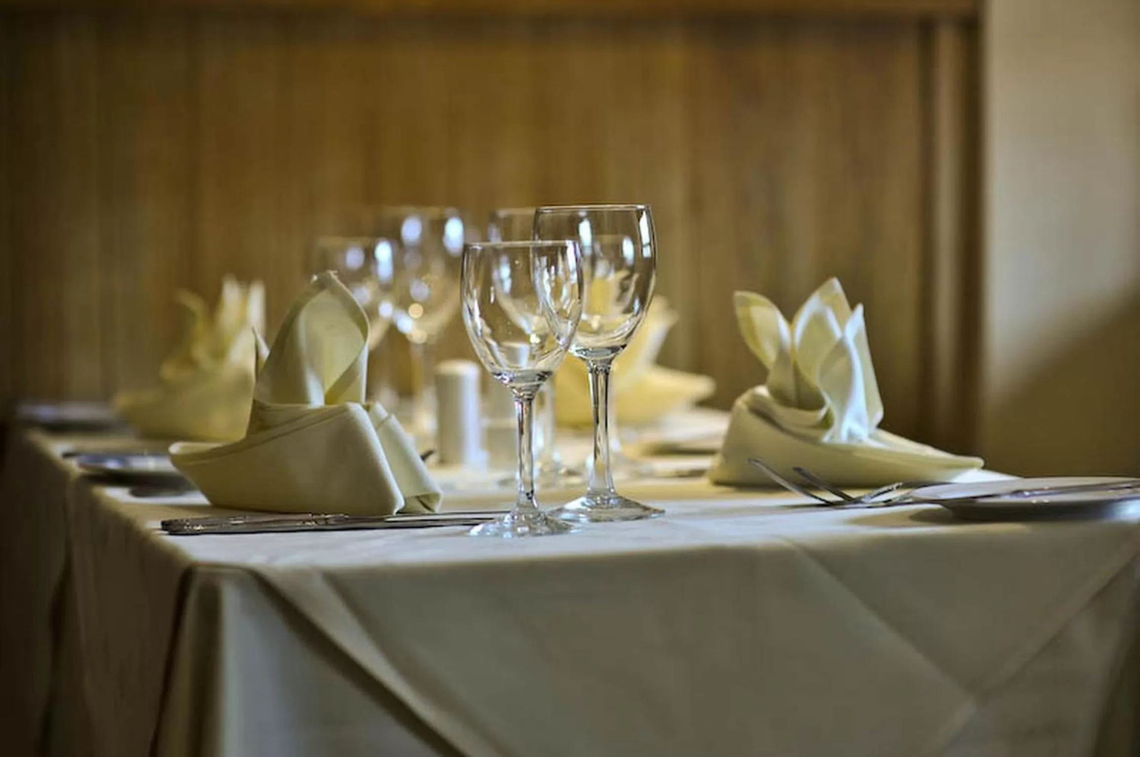 Restaurant/places to eat in Dooley's Hotel