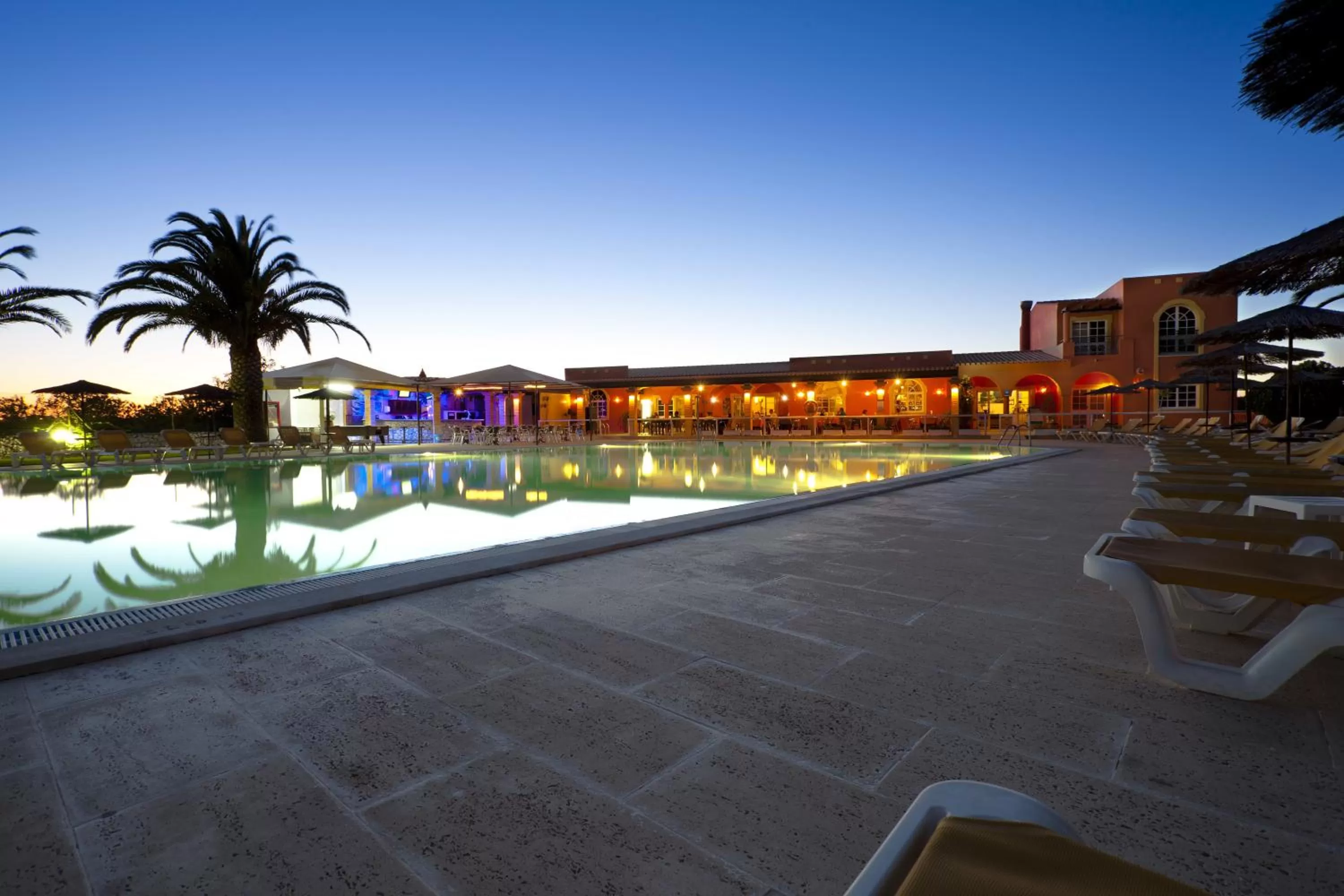 Swimming pool in Colina Village