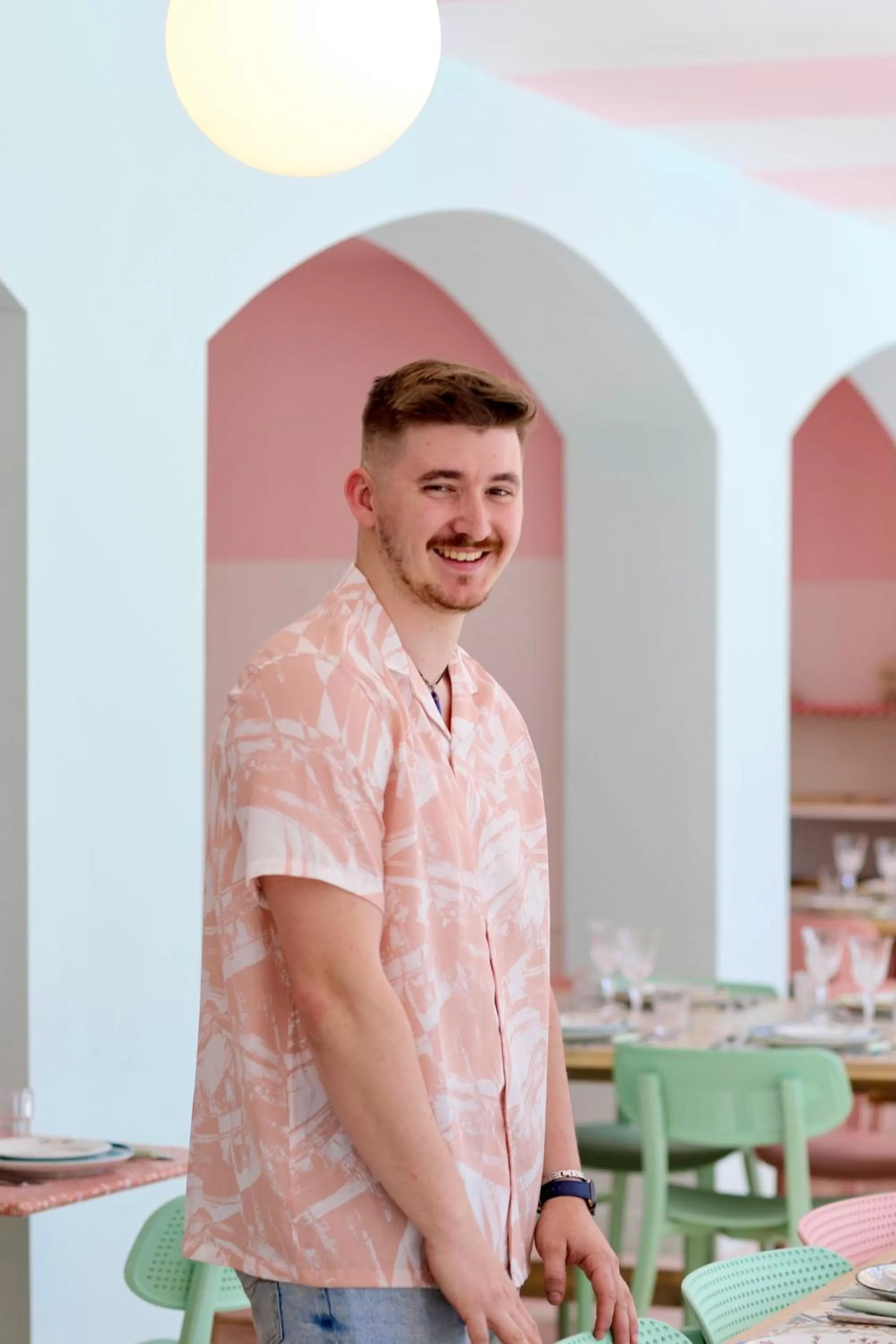 Staff in greet hôtel Pont du Gard - Route d'Avignon