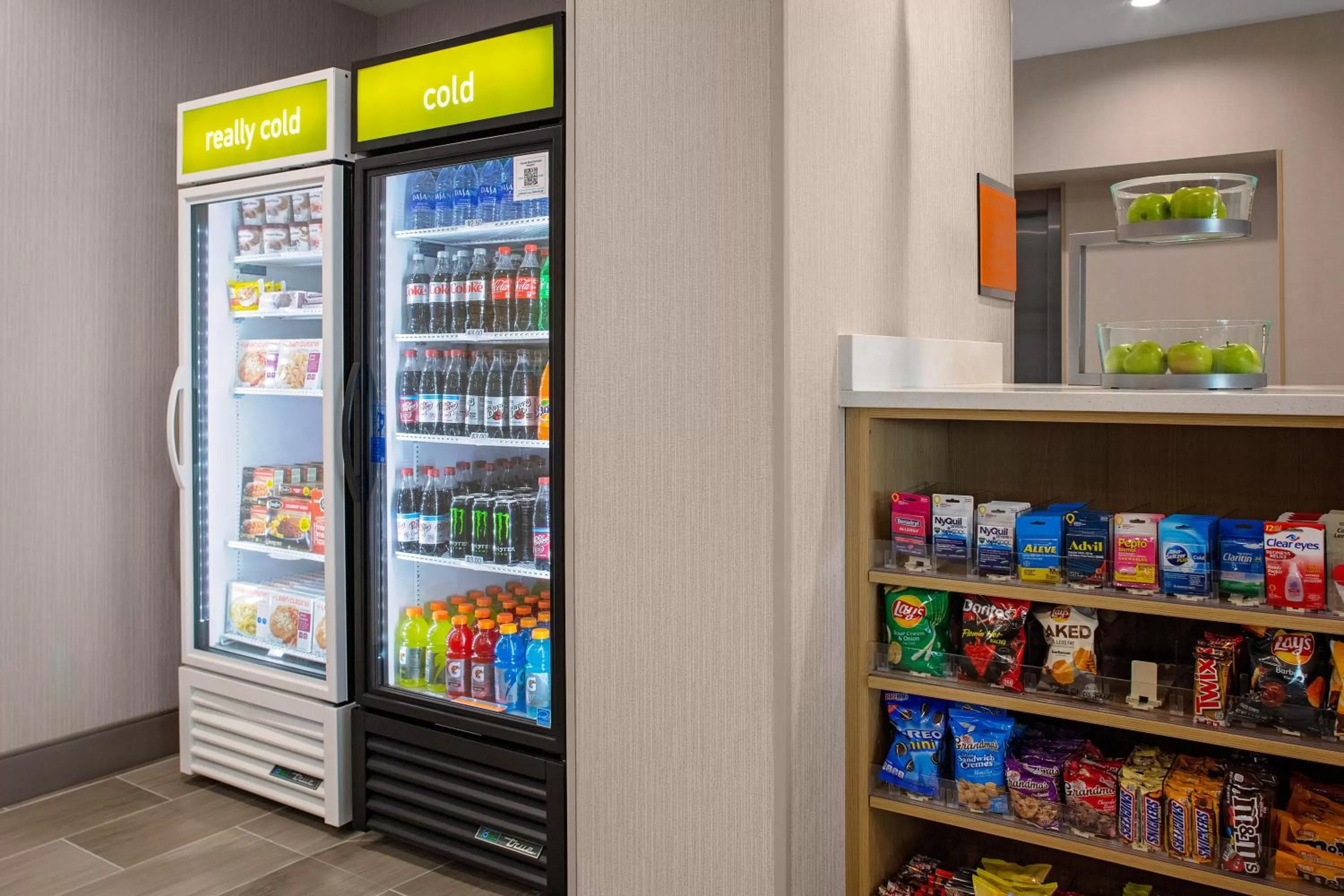 Food and drinks in Home2 Suites By Hilton Baton Rouge Citiplace