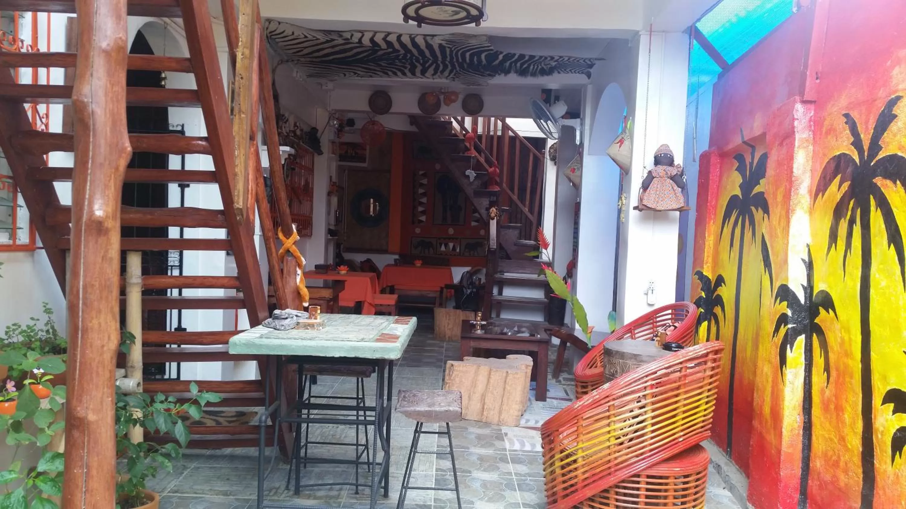 Restaurant/places to eat in Lala Panzi Bed and Breakfast