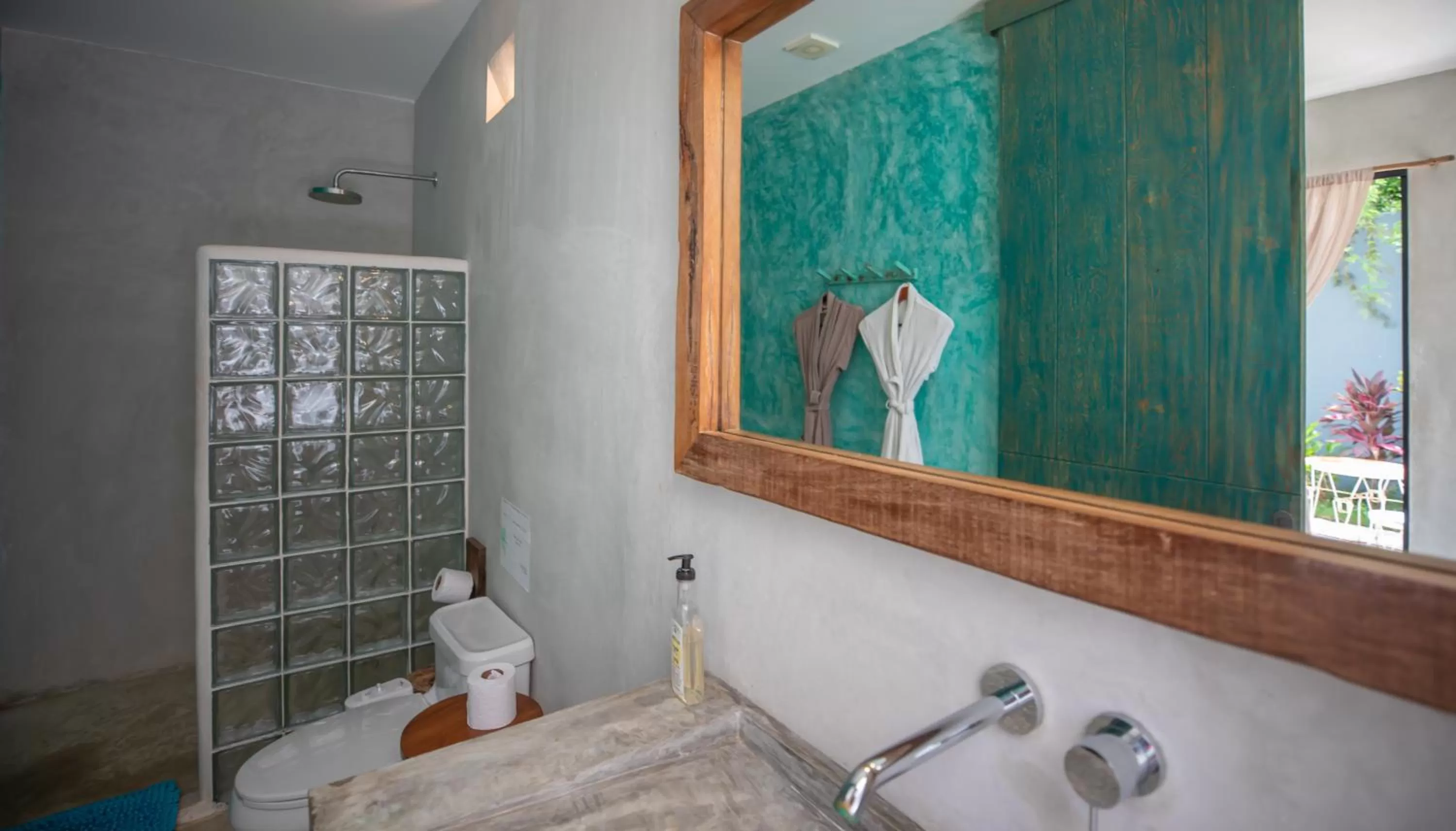 Shower in Turquoise Tulum Hotel