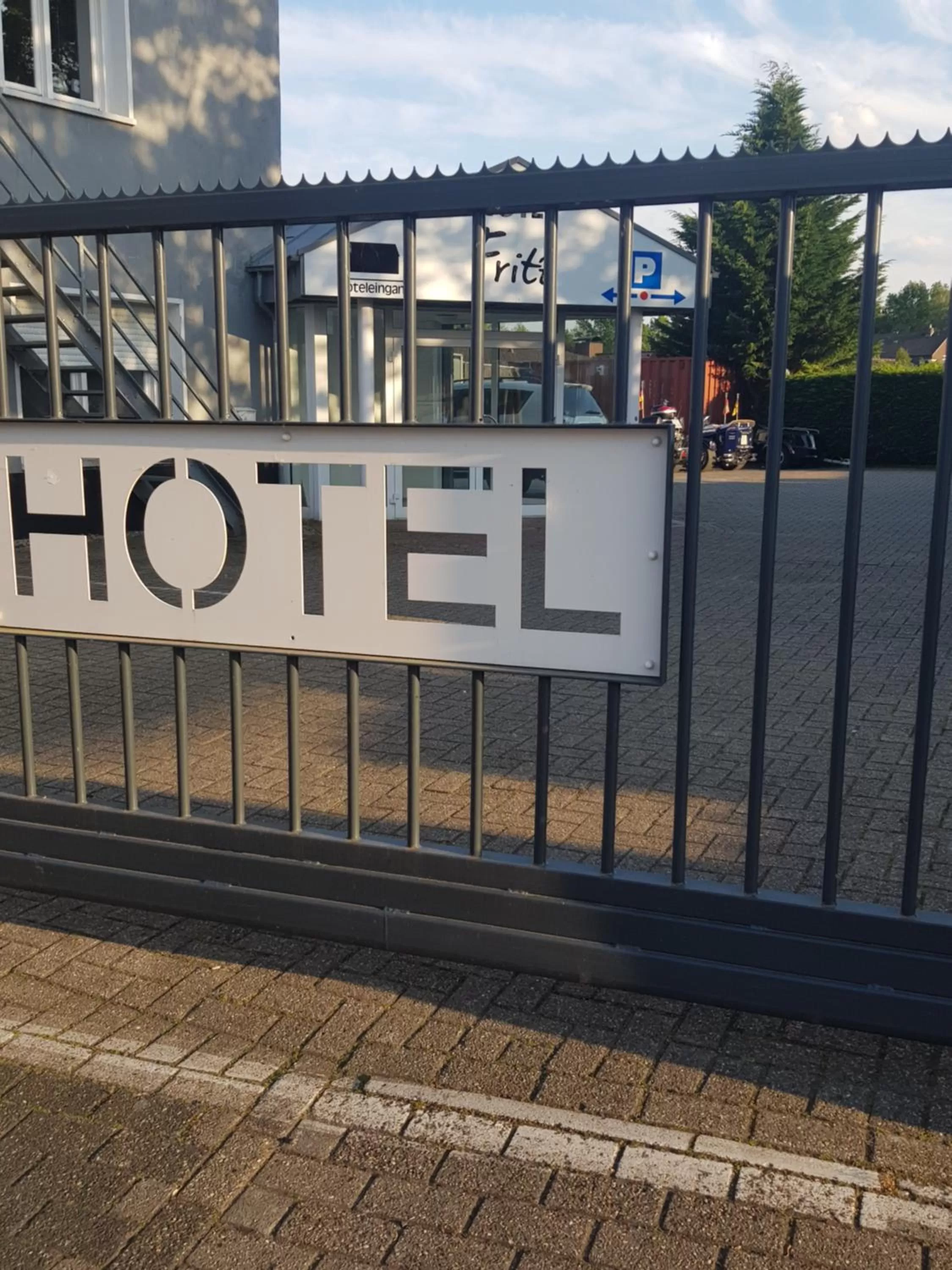 Parking in Hotel Restaurant Fritz