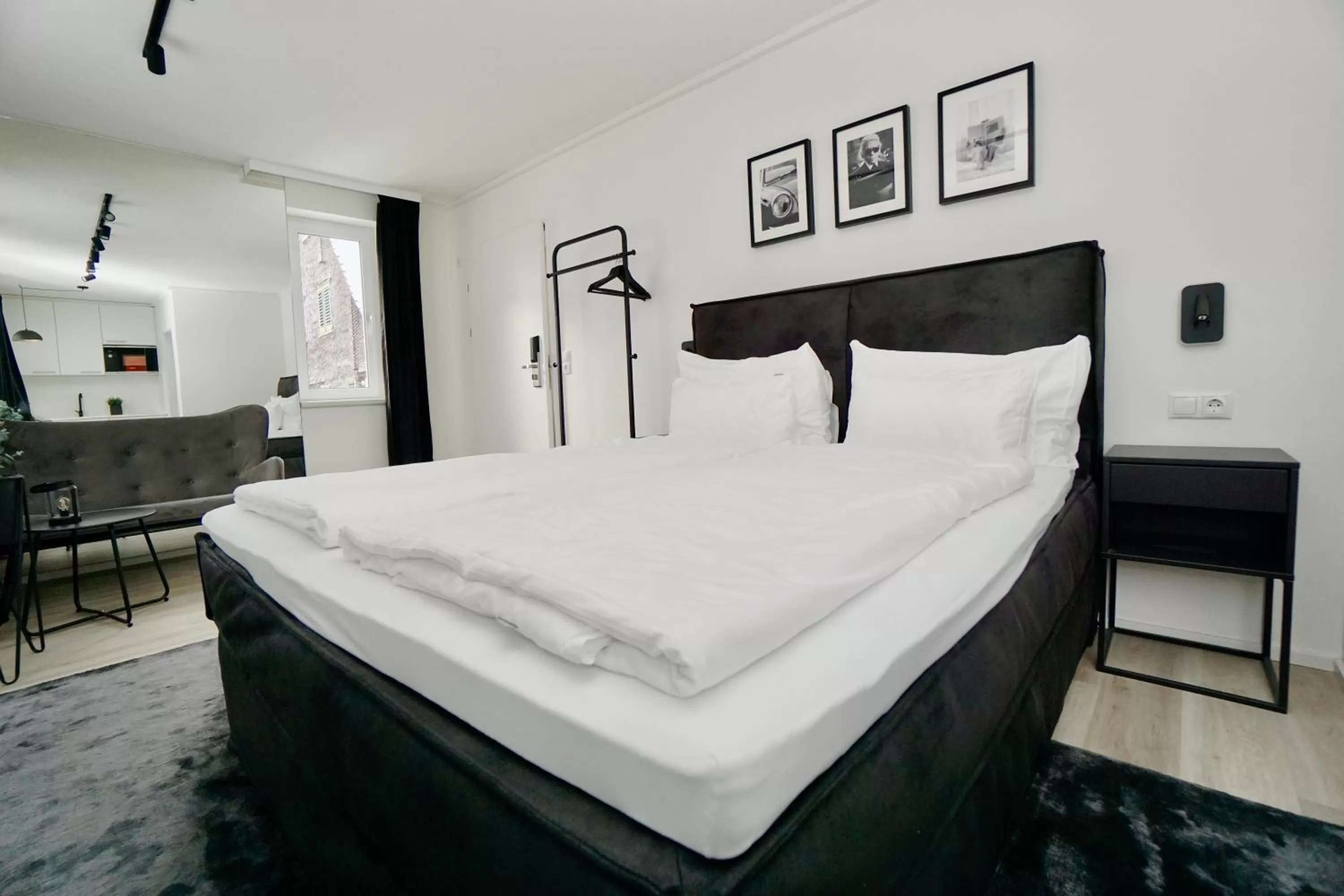 Staff, Bed in Motel by Maier Götzis- kontaktloser Check-in