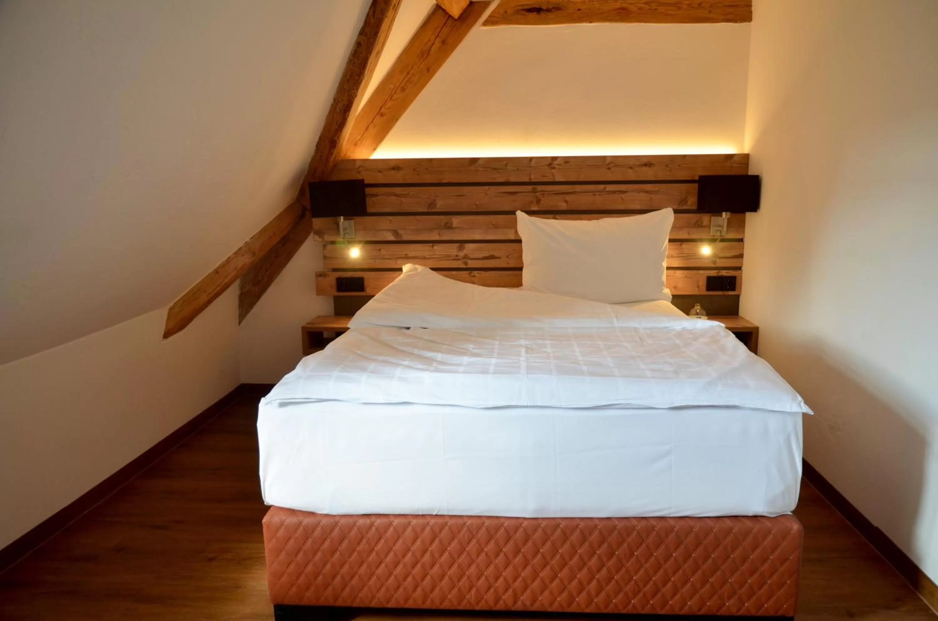 Photo of the whole room, Bed in Am Zehntstadl Hotel & Sauna