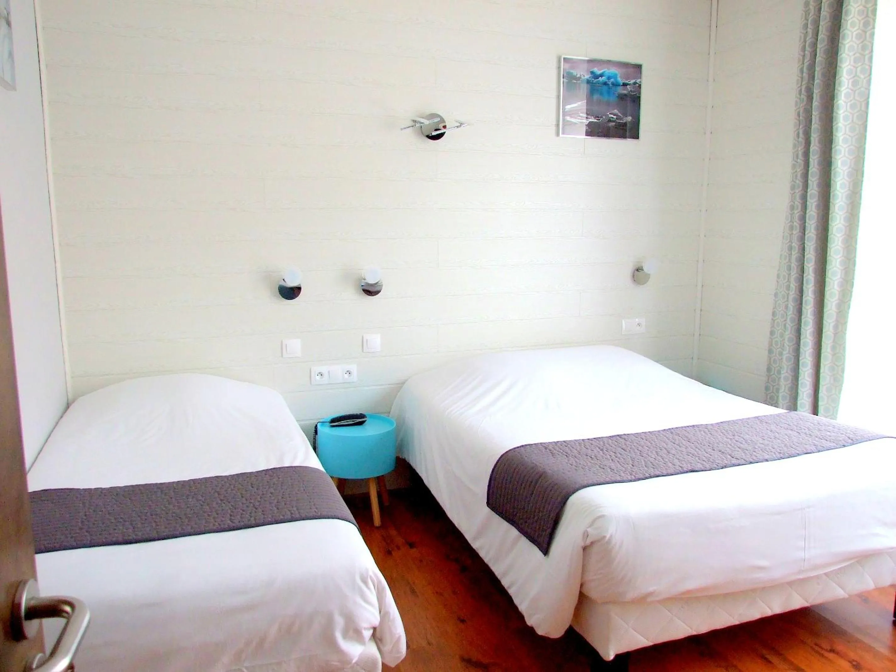 Photo of the whole room, Bed in Logis Hotel L'Occitan 2 étoiles