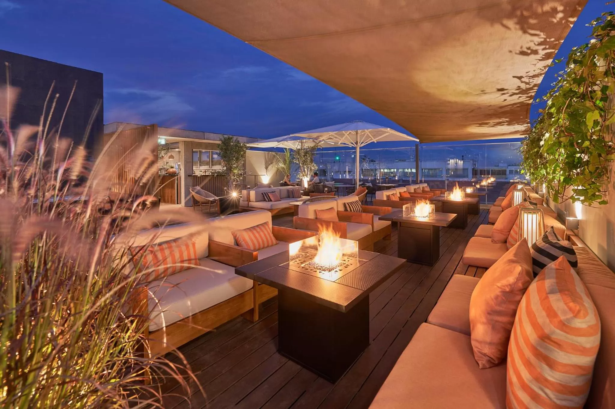 Lounge or bar in PortoBay Liberdade