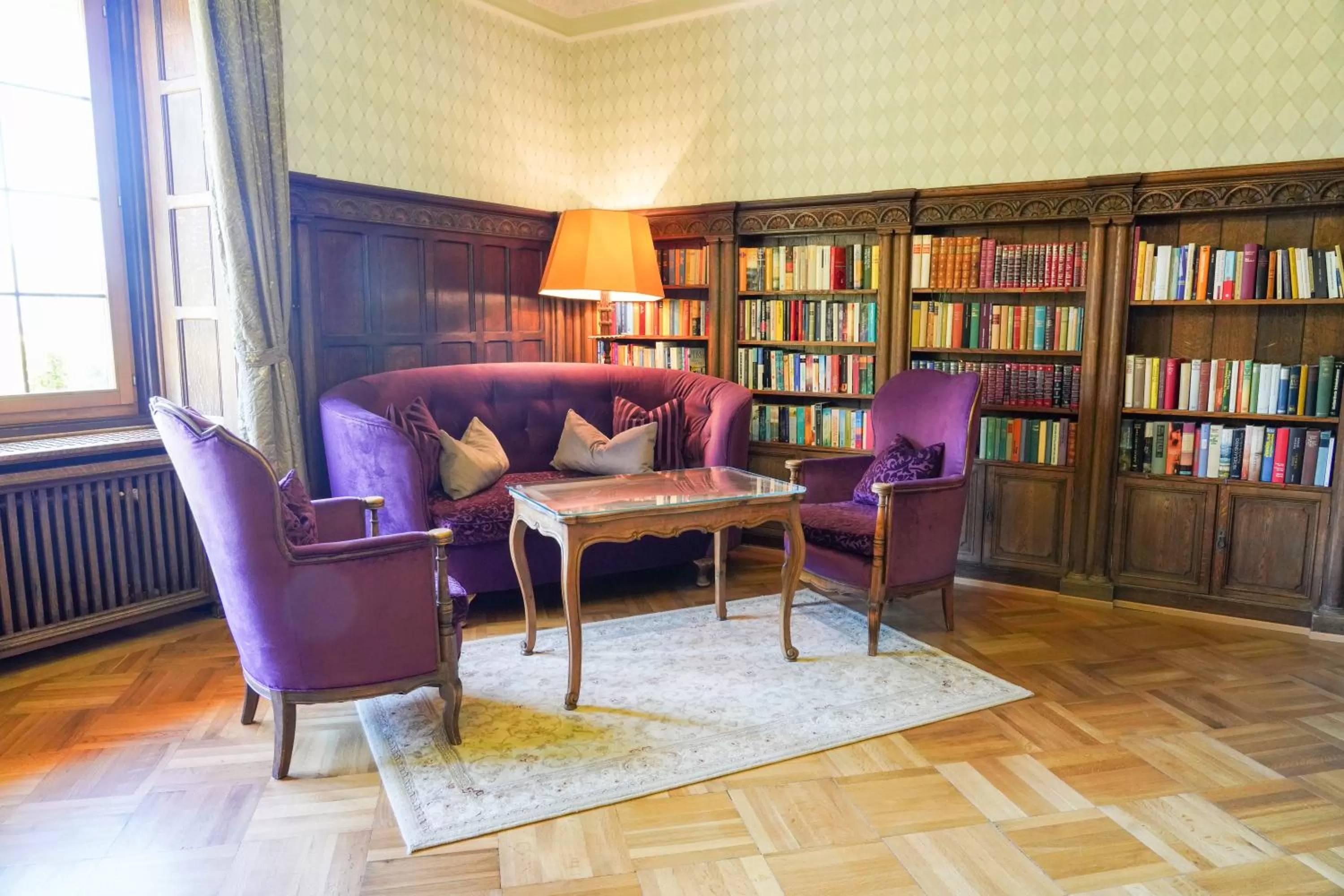 Library in Hotel Chesa Spuondas
