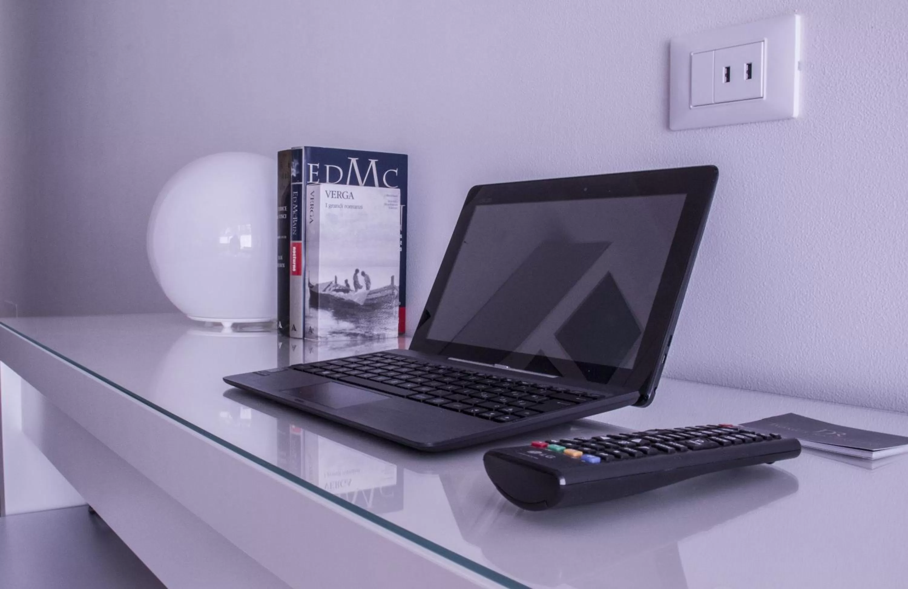 Decorative detail, TV/Entertainment Center in Domus Raffaello