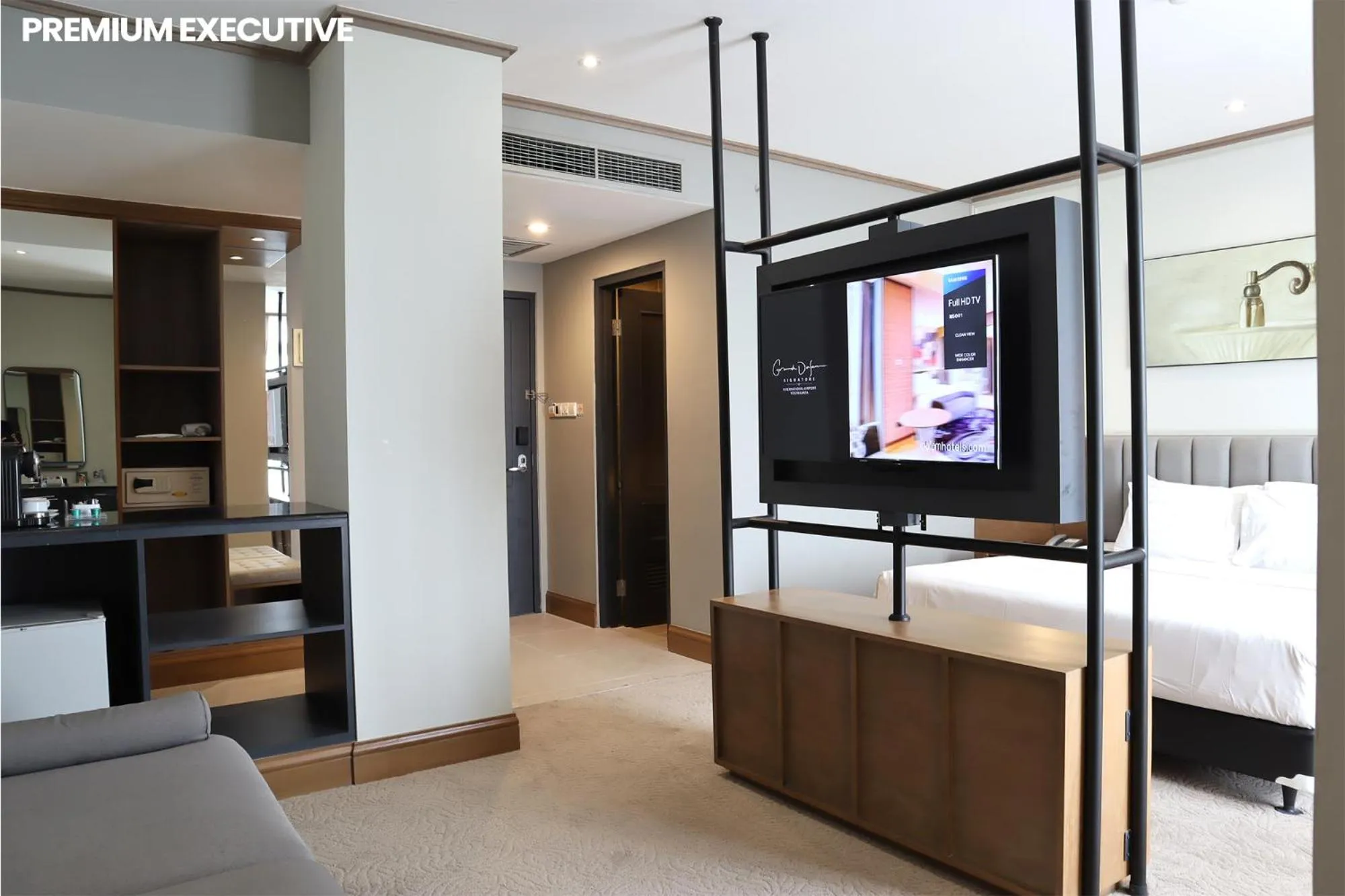 Living room in Hotel Dafam Semarang