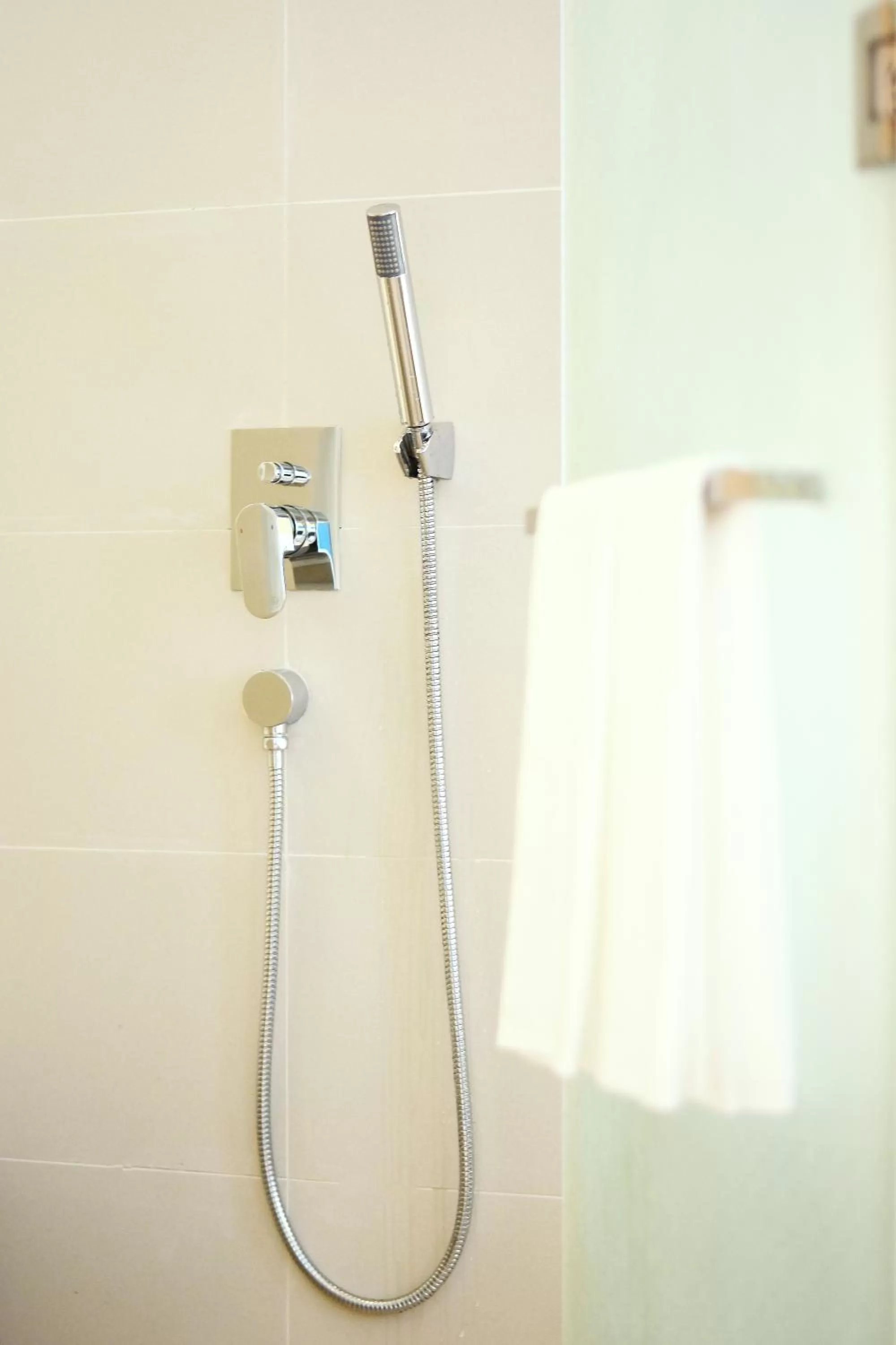 Shower in Hue Hotels and Resorts Puerto Princesa Managed by HII