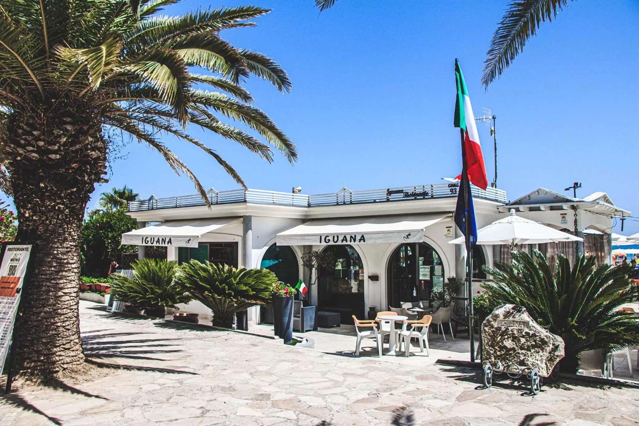 Beach in Hotel International