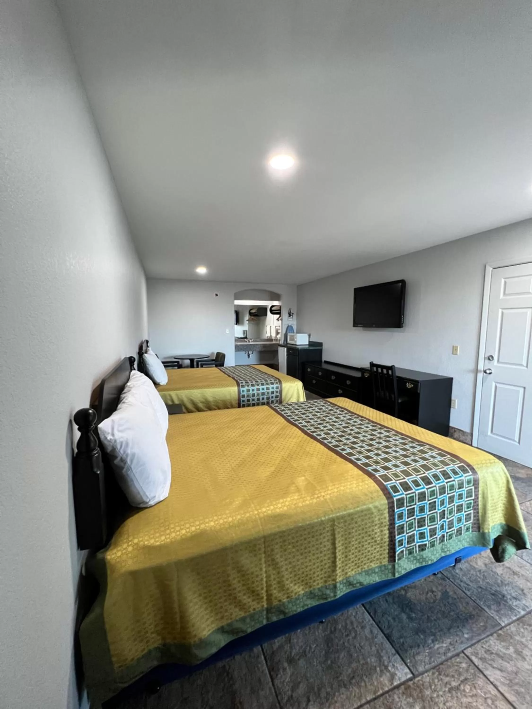 Bed in Texas Inn La Feria