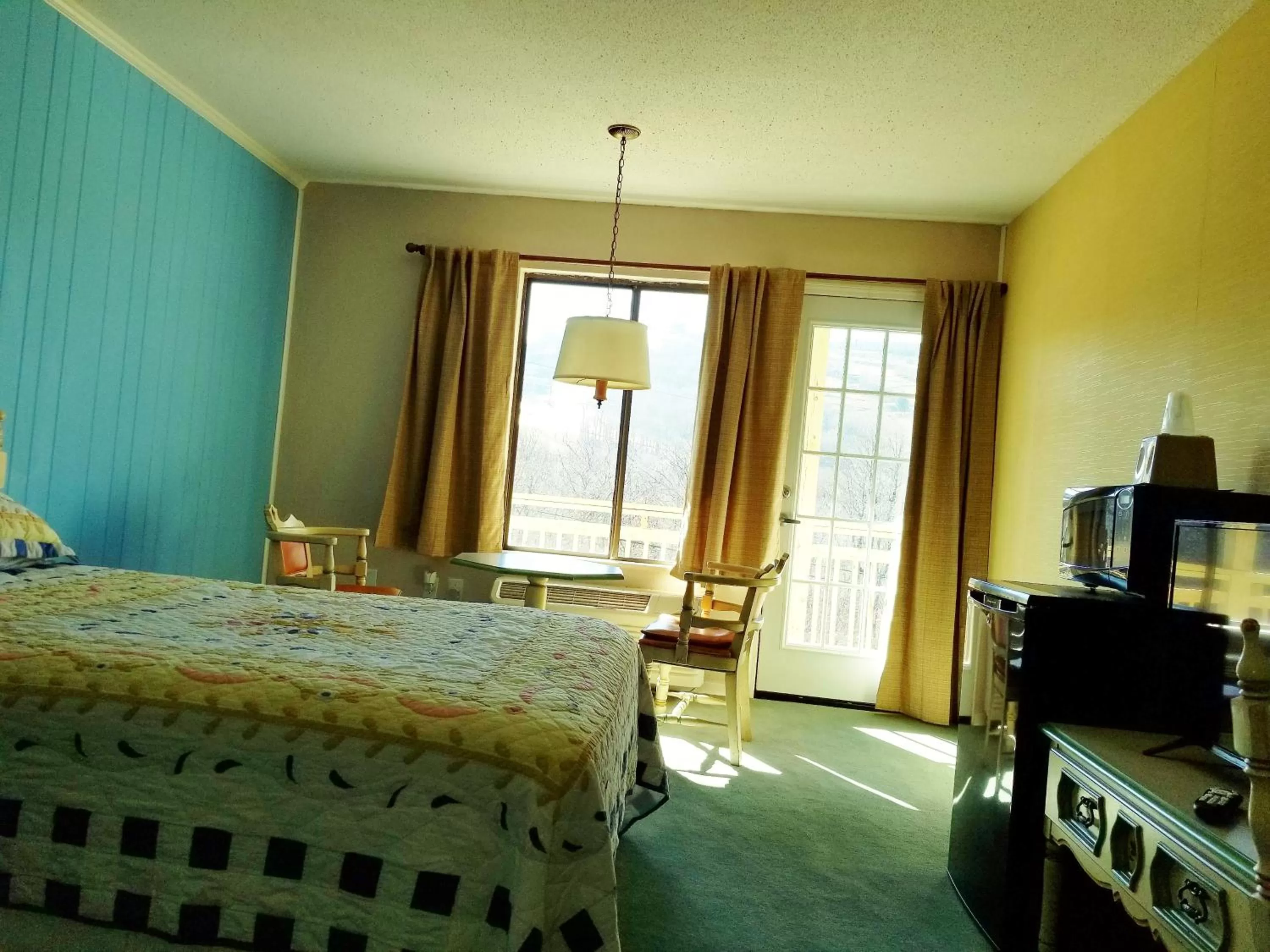 Photo of the whole room, Bed in Top of the Beech Inn