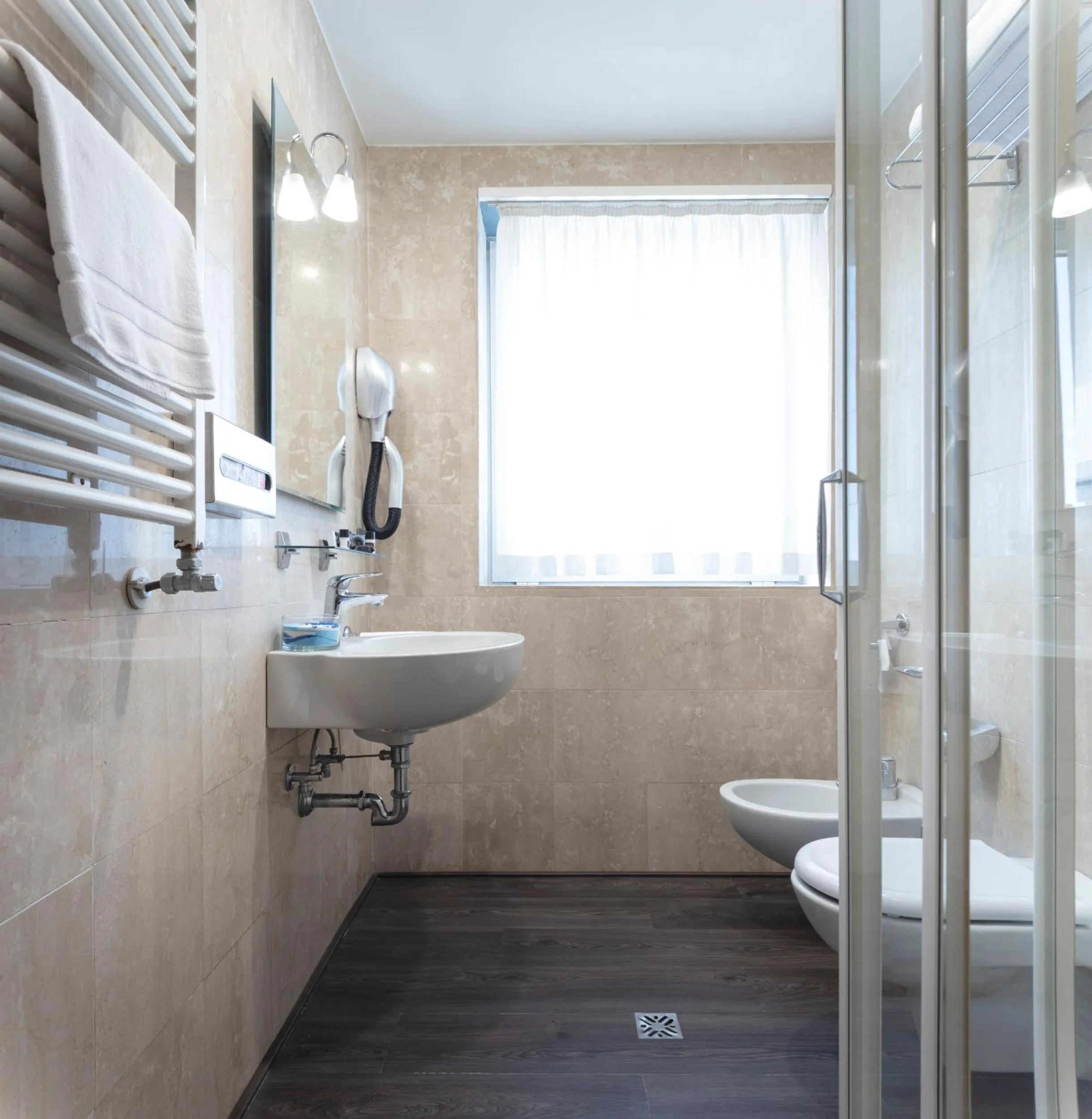 Bathroom in Smart Hotel Holiday