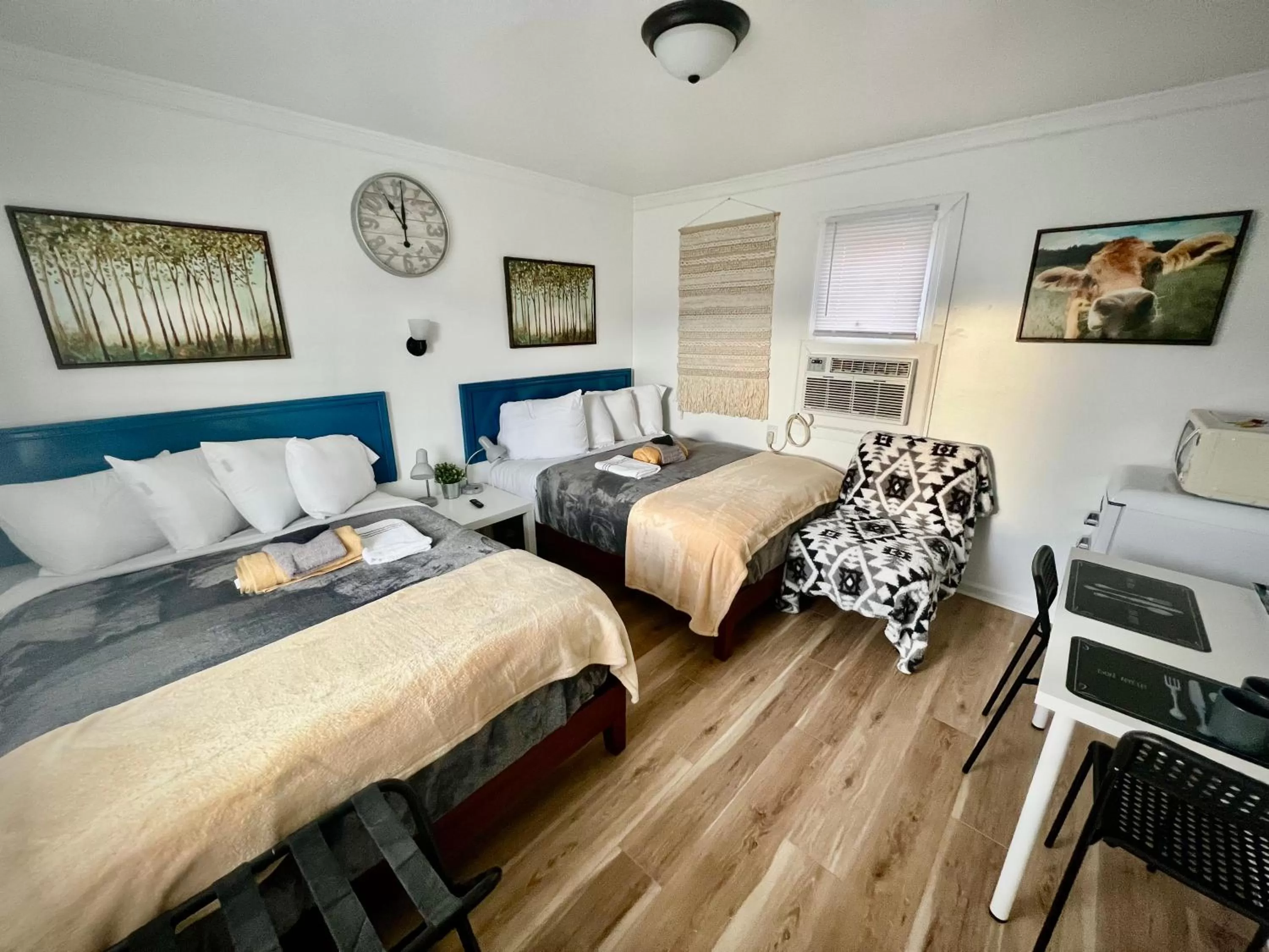 Bed in Cobmin Ridge Motel