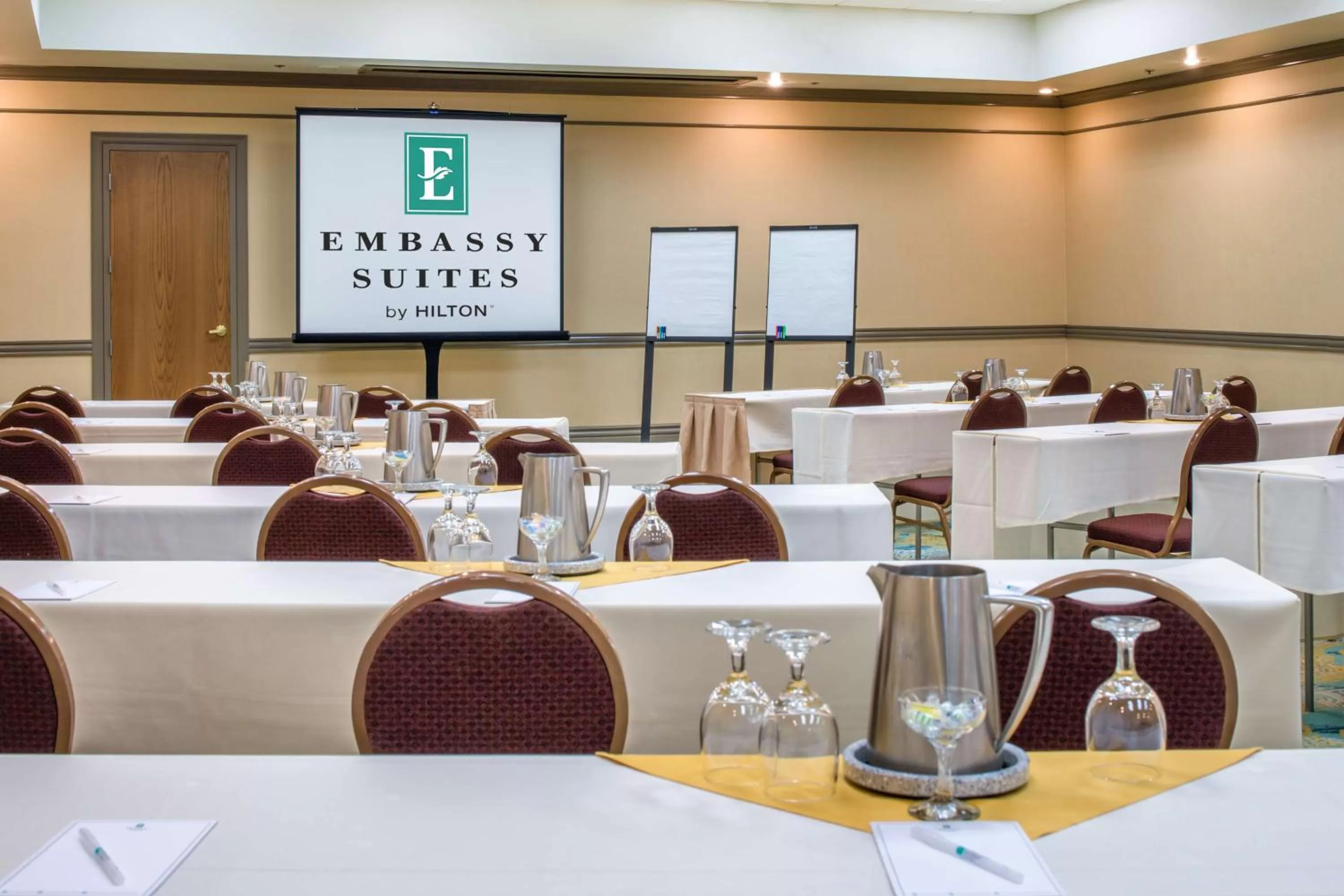 Meeting/conference room in Embassy Suites By Hilton Seattle - Tacoma International Airport