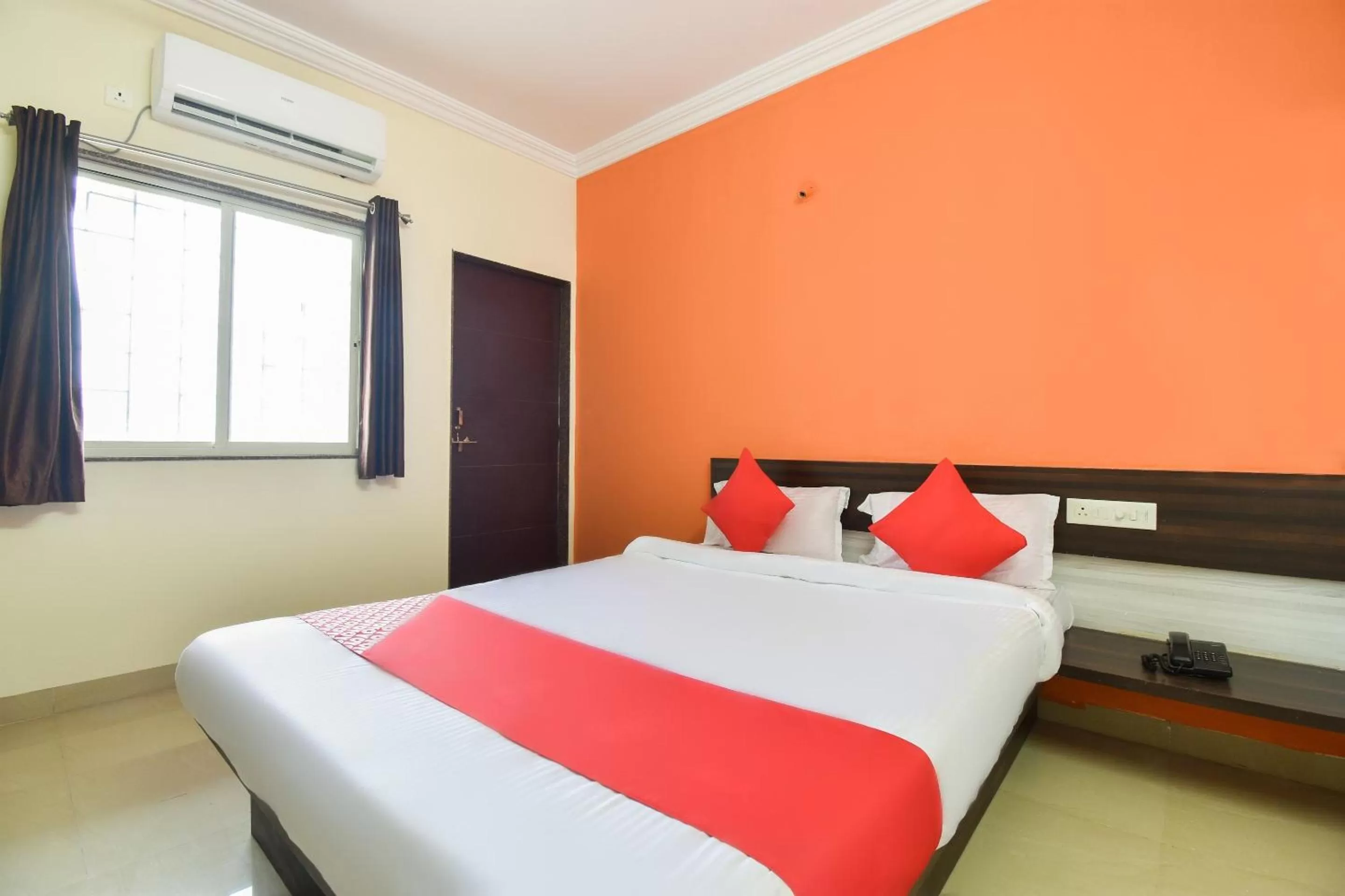 Bedroom, Bed in OYO Flagship 43302 Hotel Sargam